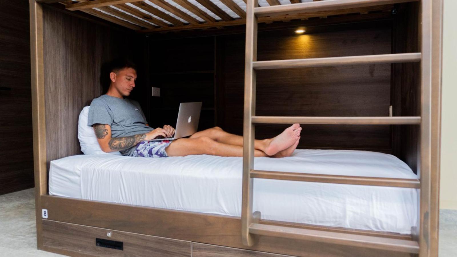 Bed in 8-Bed Dormitory Room photo 2