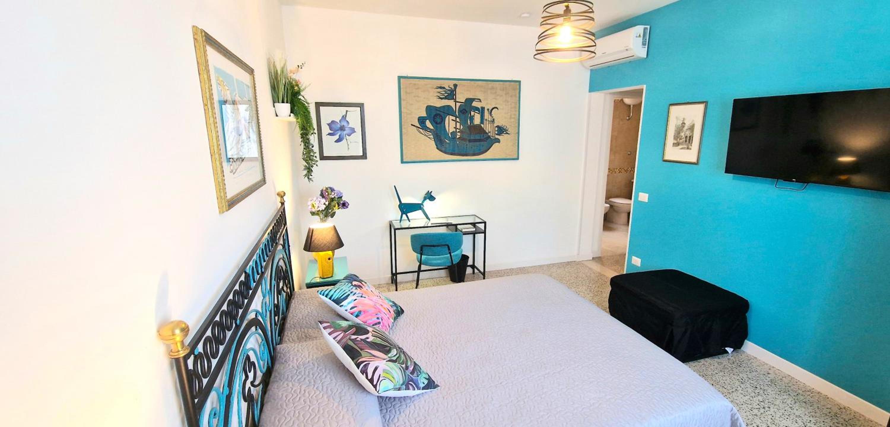 Double Room with Private Bathroom photo 1