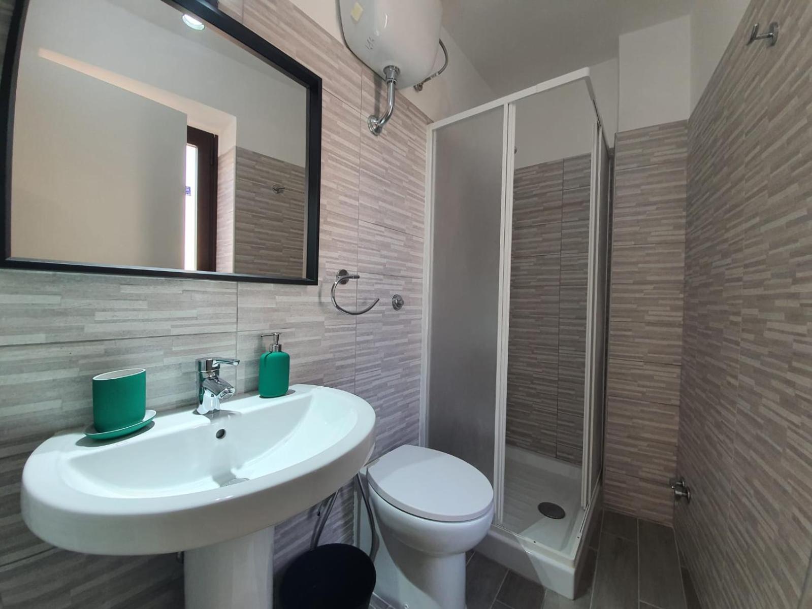 Double Room with Private Bathroom photo 3