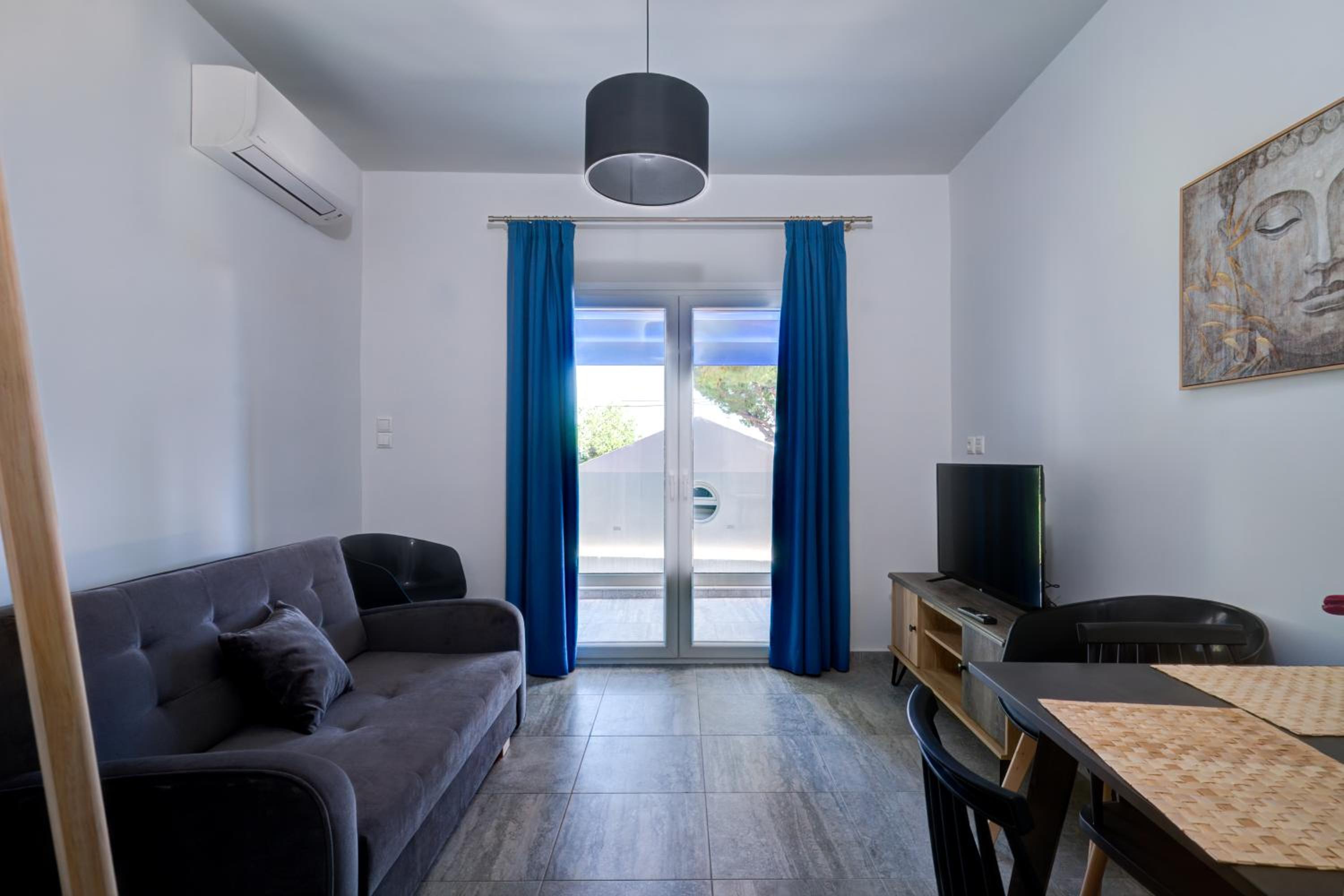 Apartment with Balcony photo 1