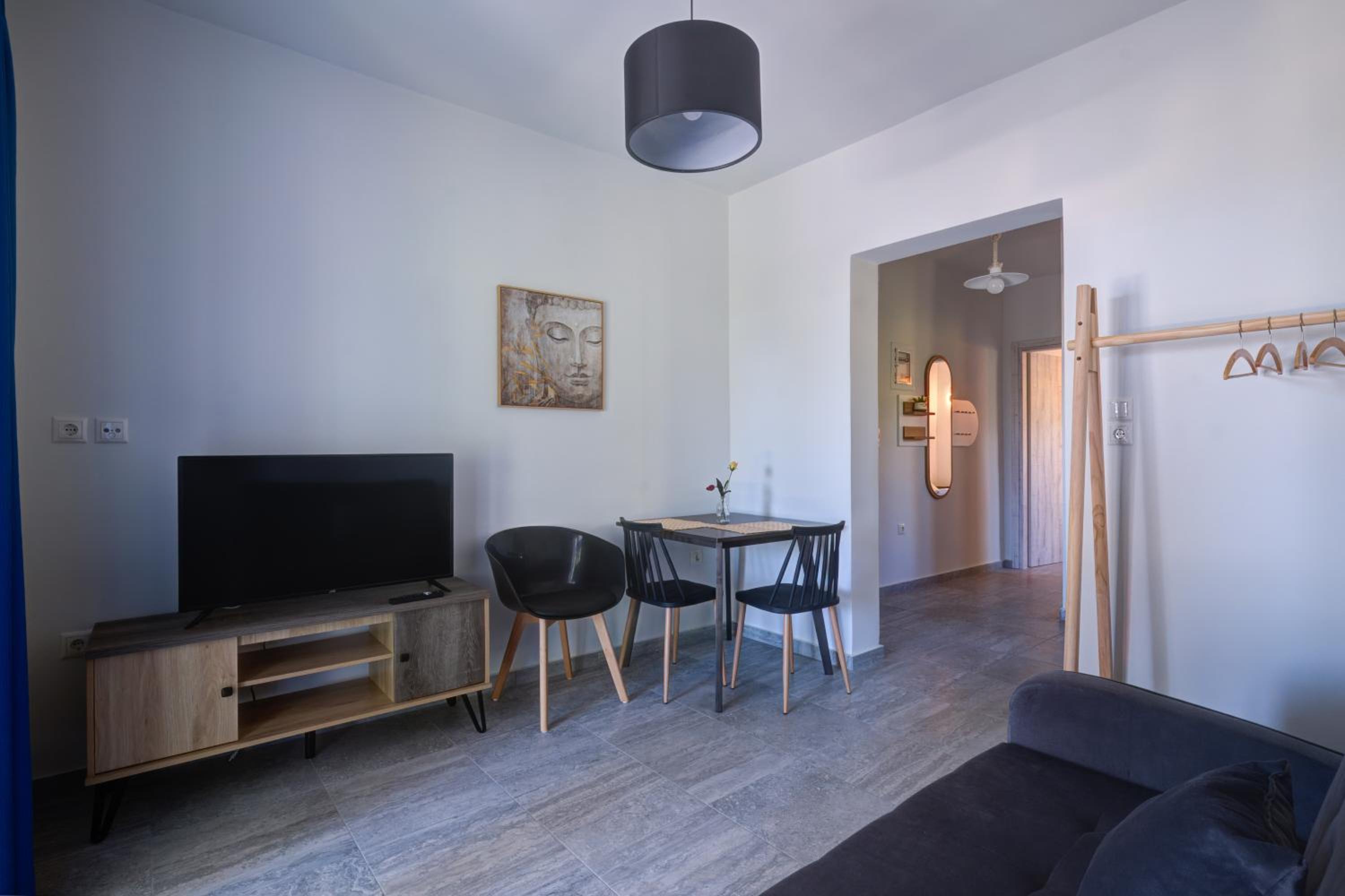 Apartment with Balcony photo 3