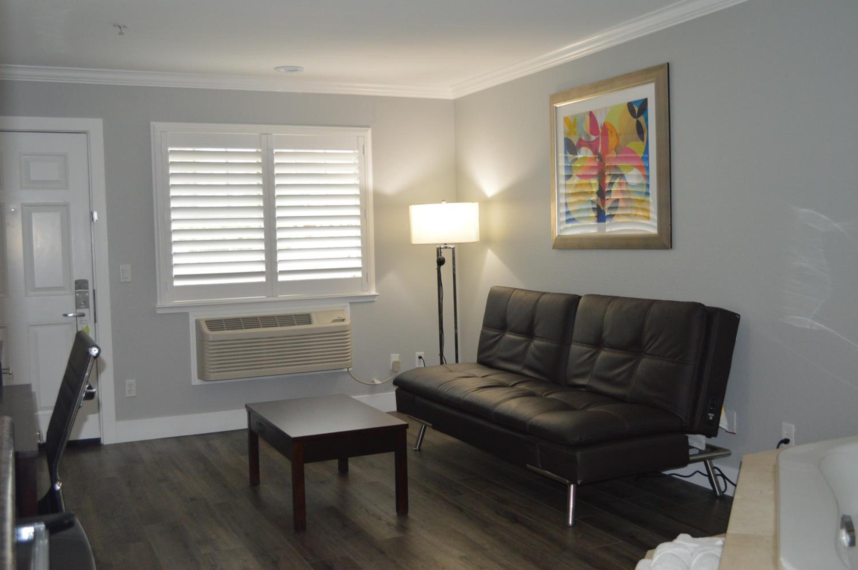 King Suite - Photo 30