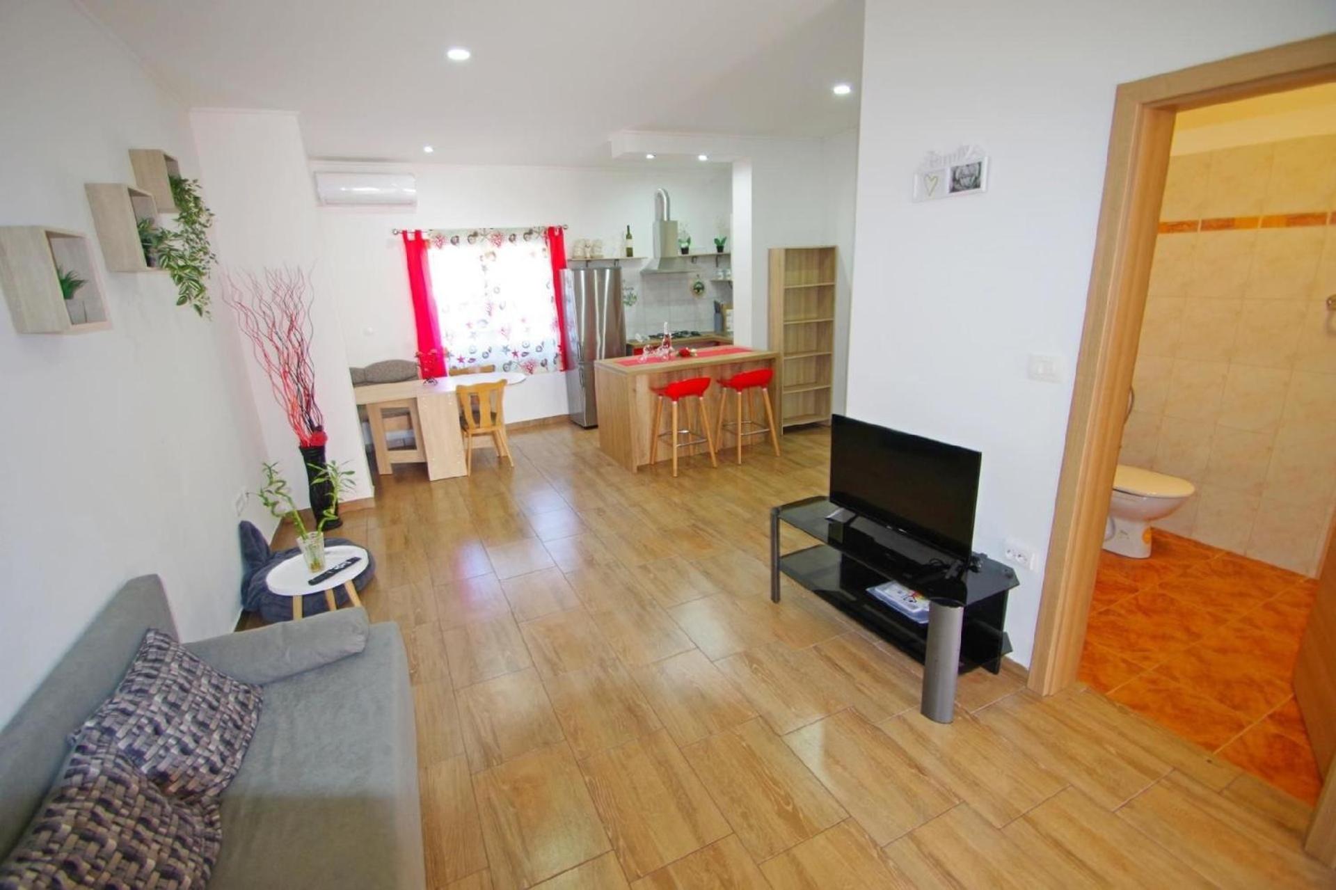 Apartment photo 1