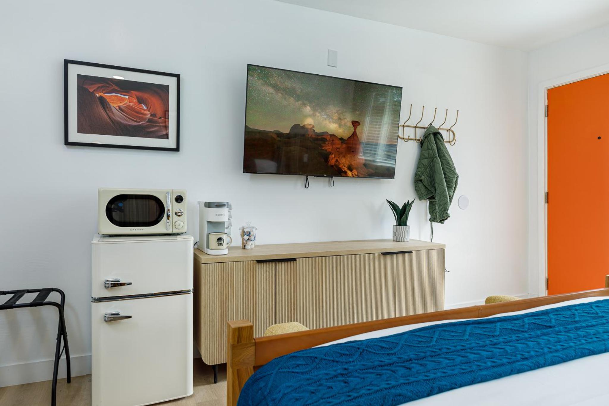 Standard King Room photo 3