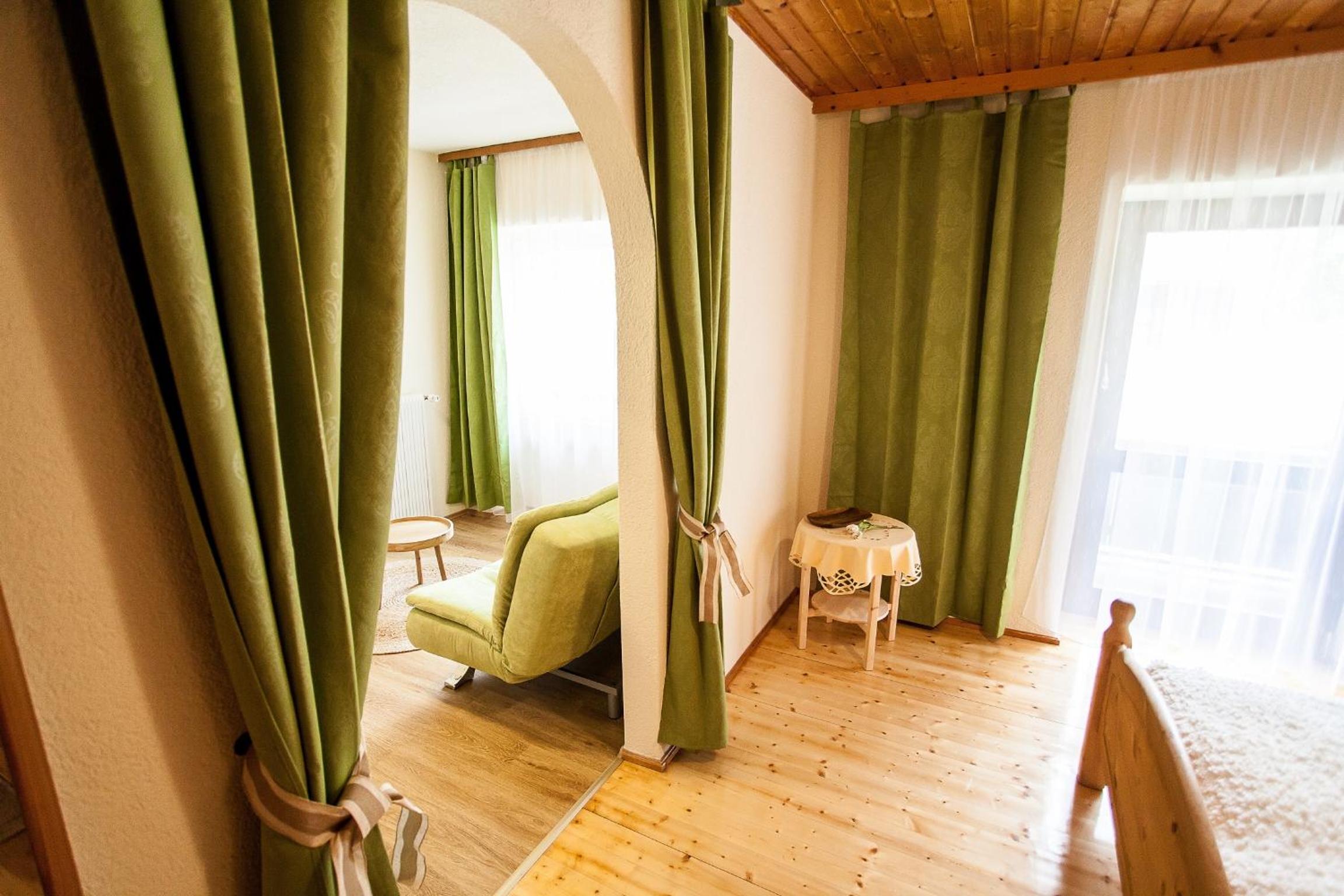 One-Bedroom Apartment (3 Adults) - Photo 3