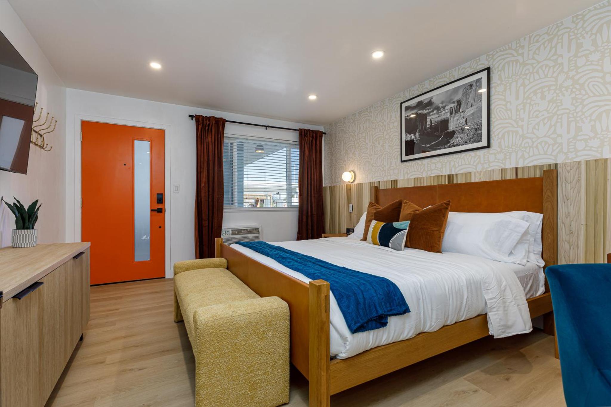 Deluxe King Suite