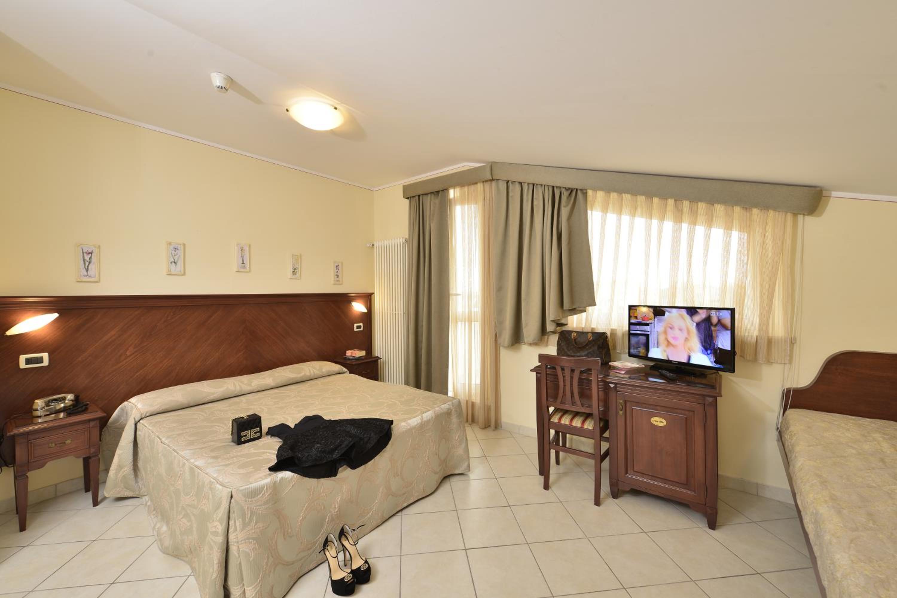 Triple Room - Photo 8