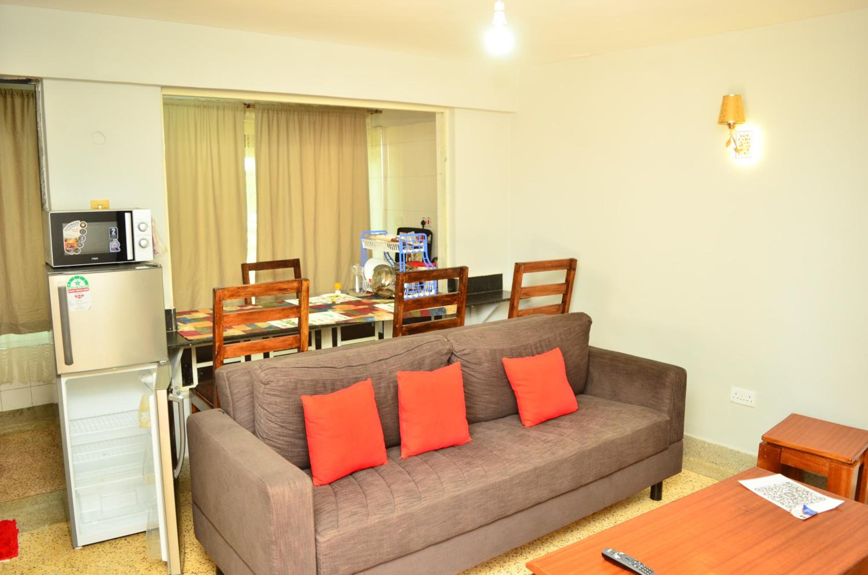 One-Bedroom Apartment photo 1