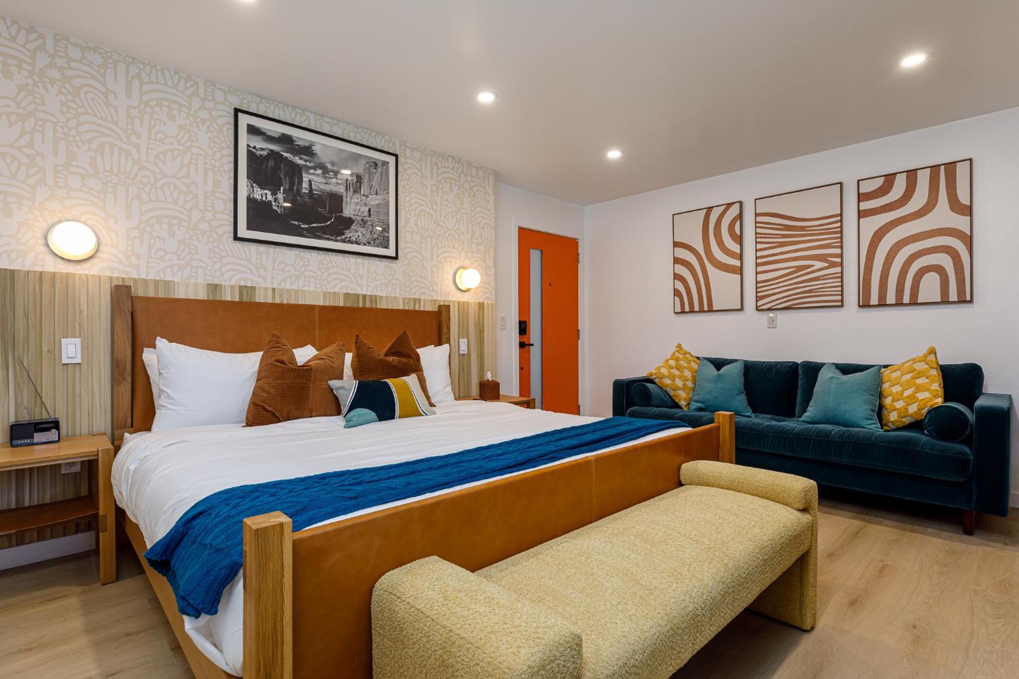 Deluxe King Room