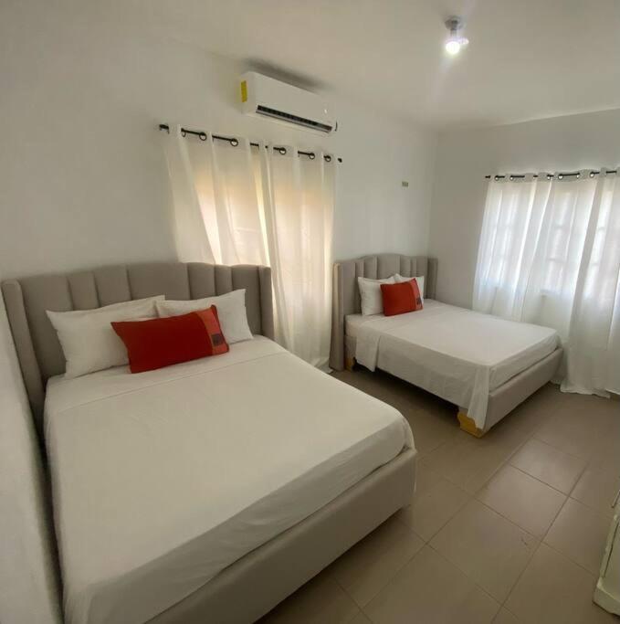 One-Bedroom House photo 1