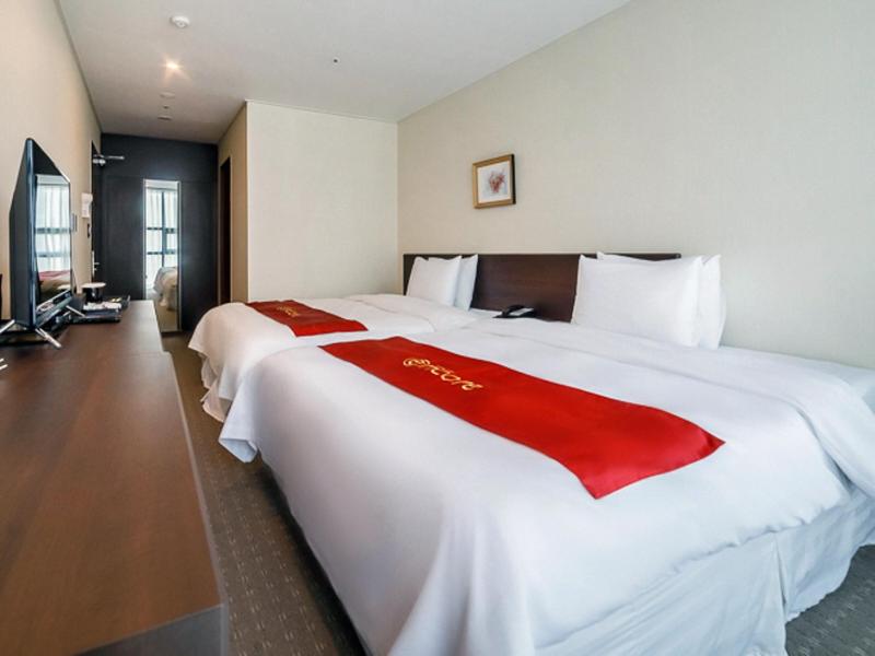 Large Double Room - Photo 4