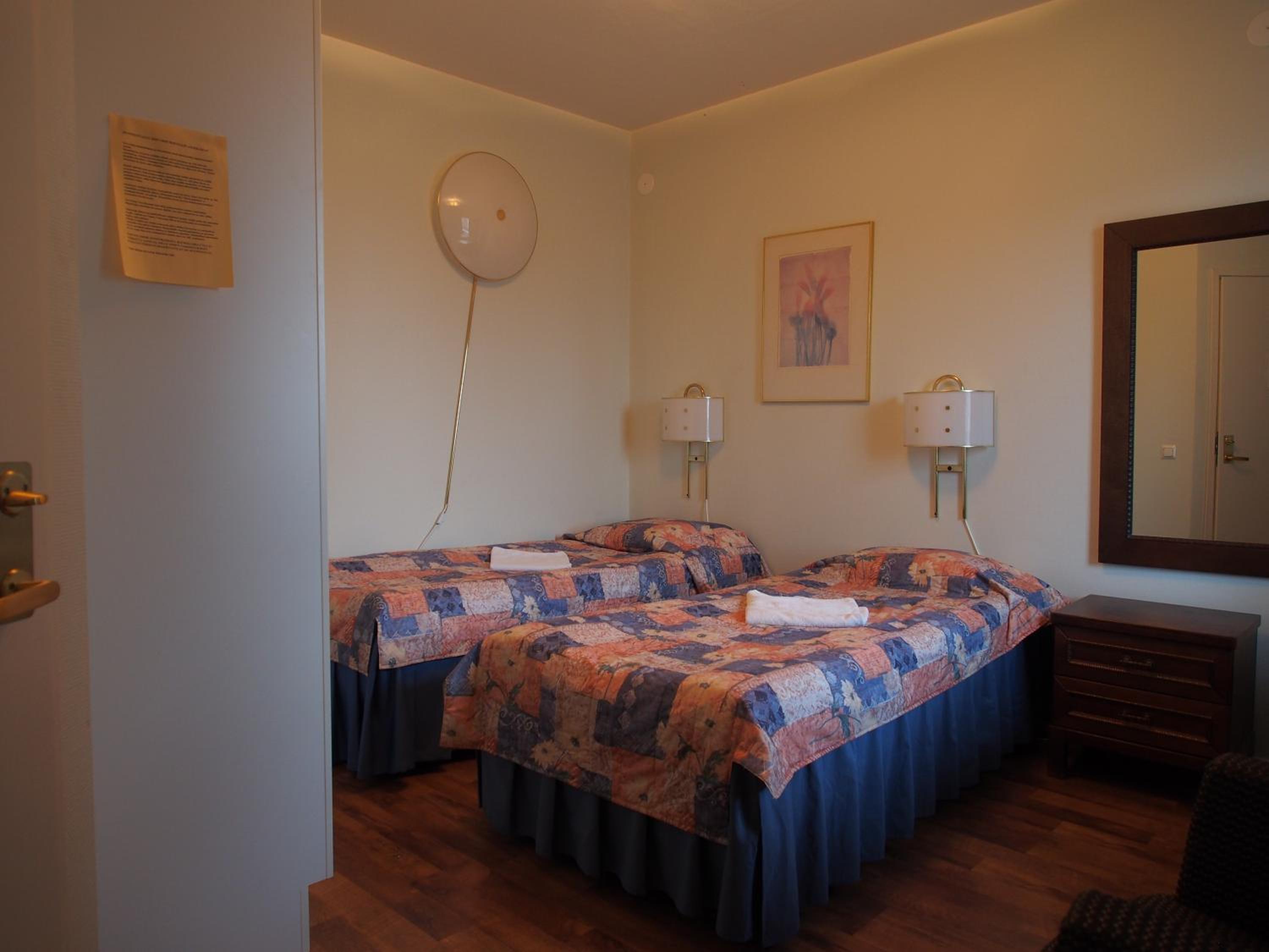 Twin Room with Private Bathroom - Annex photo 2