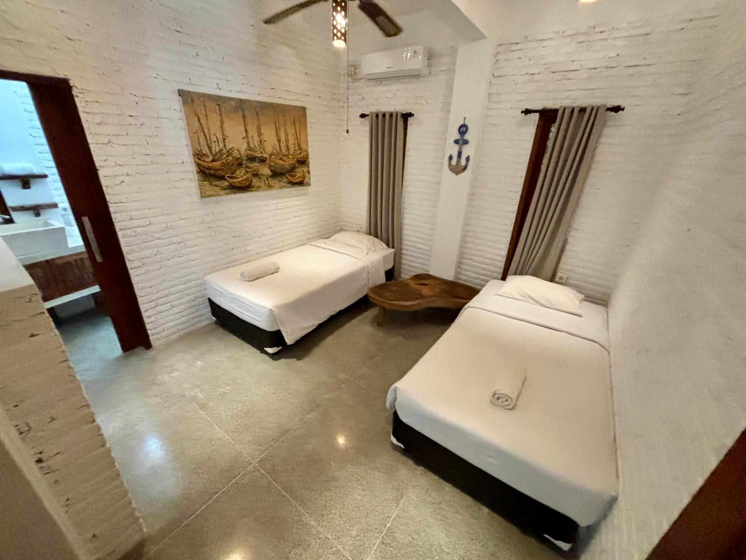 Three-Bedroom Villa - Photo 2