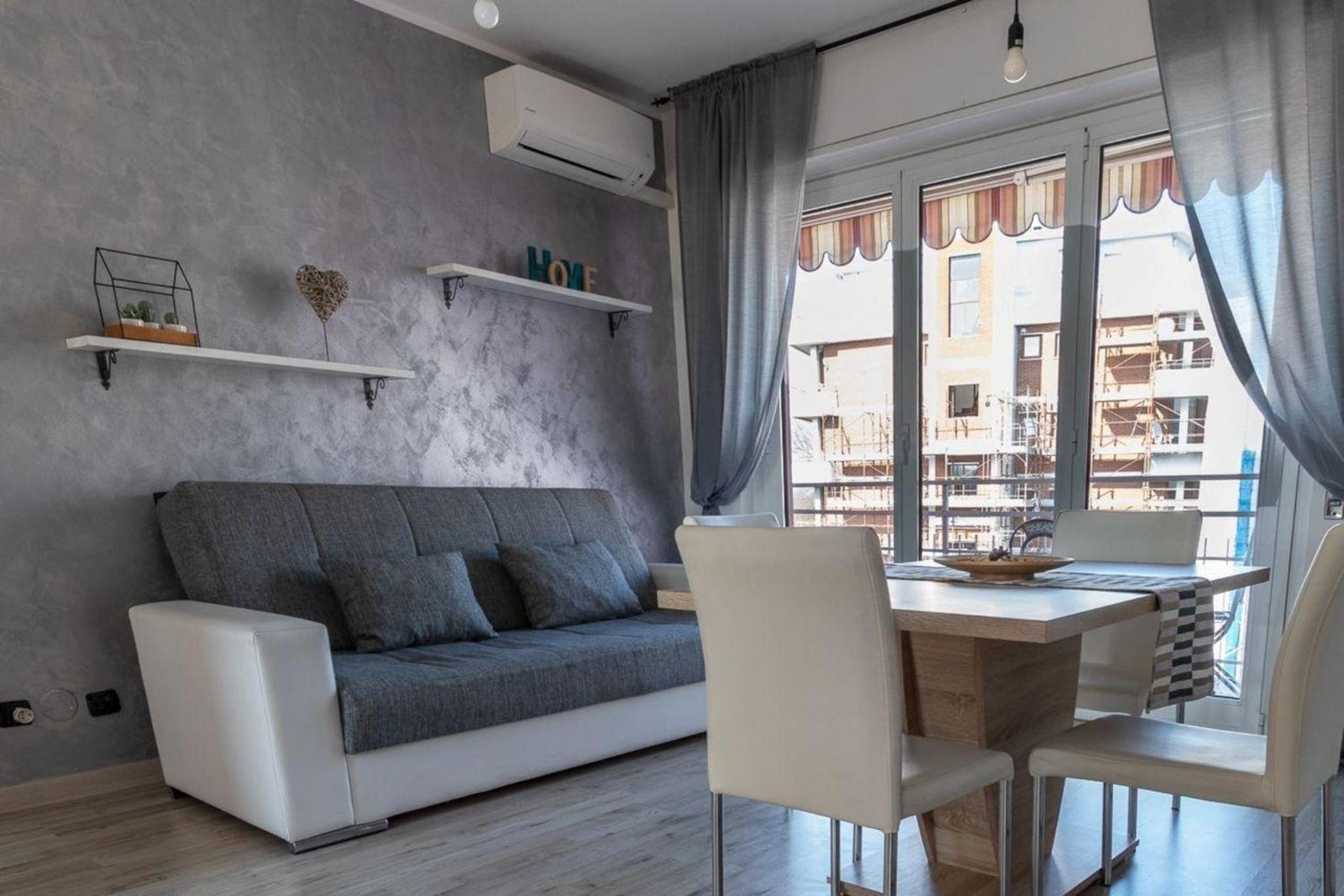 Apartment photo 2
