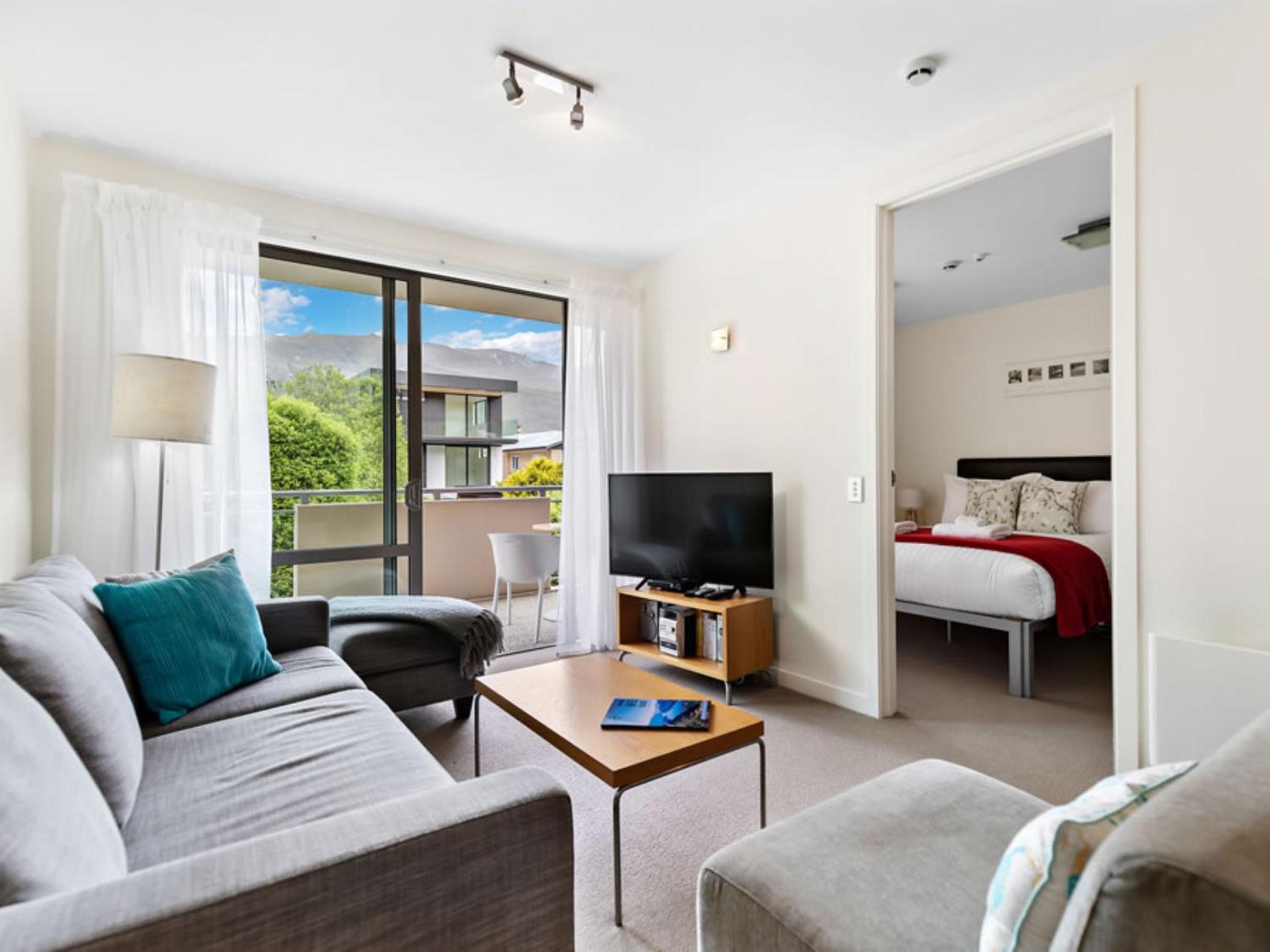 Superior Apartment photo 2