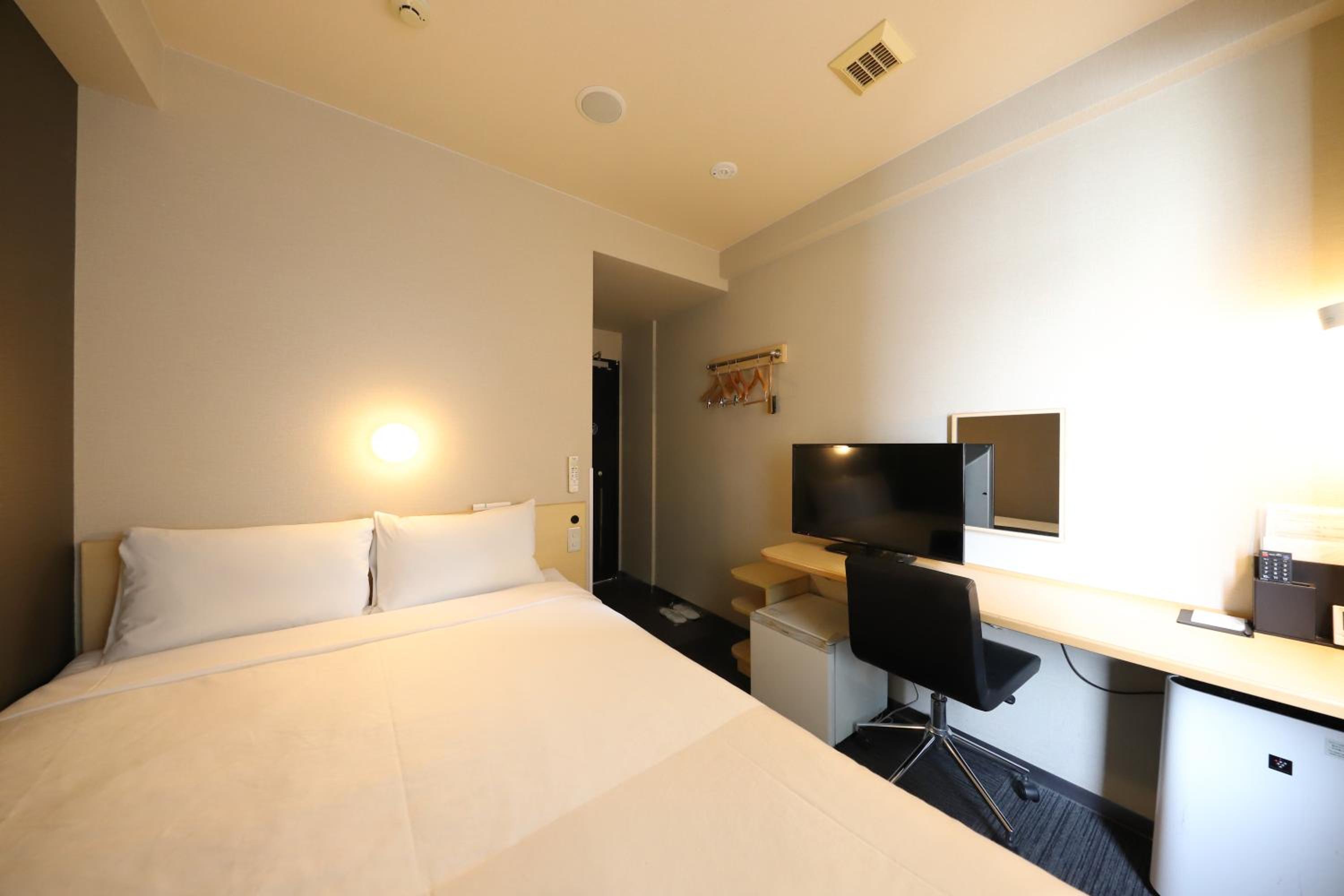 Double Room - Non-Smoking  - Photo 4