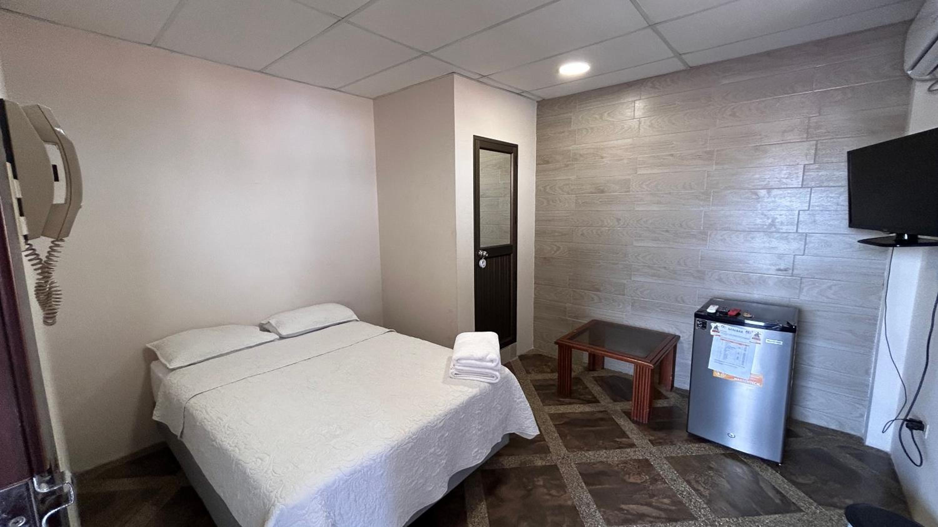 Double Room with Private Bathroom photo 3