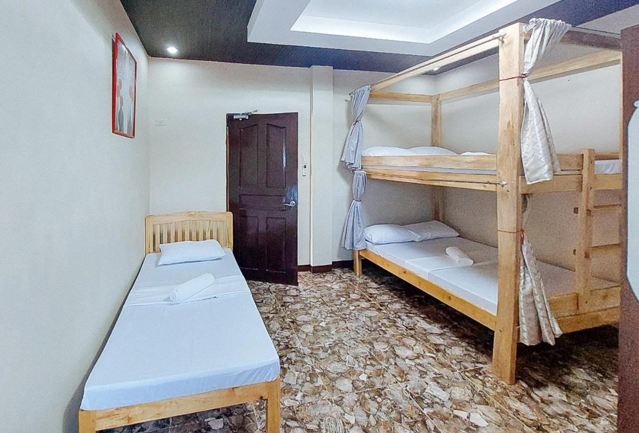 Quadruple Room - Photo 3