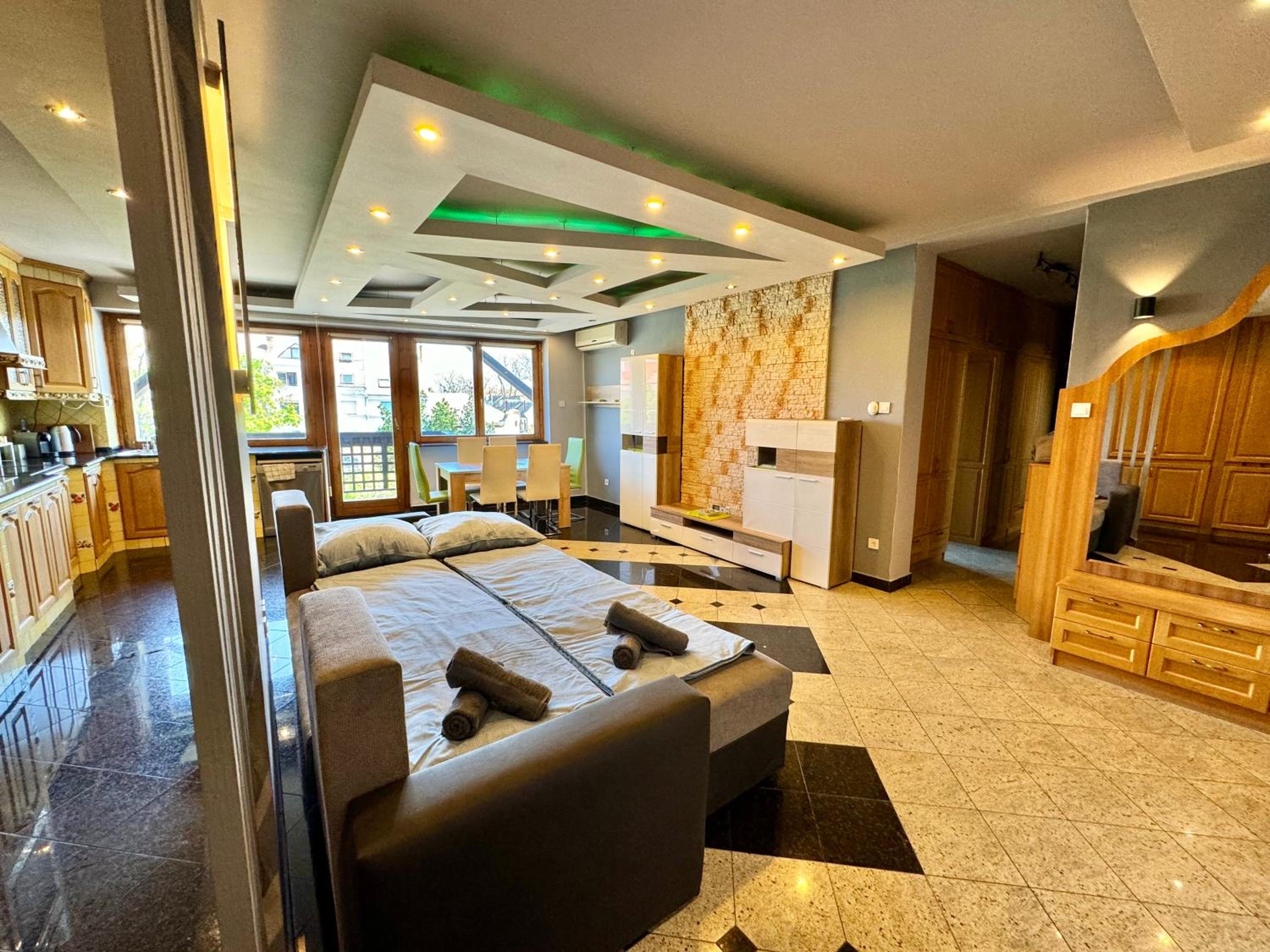 Three-Bedroom Apartment - Photo 27