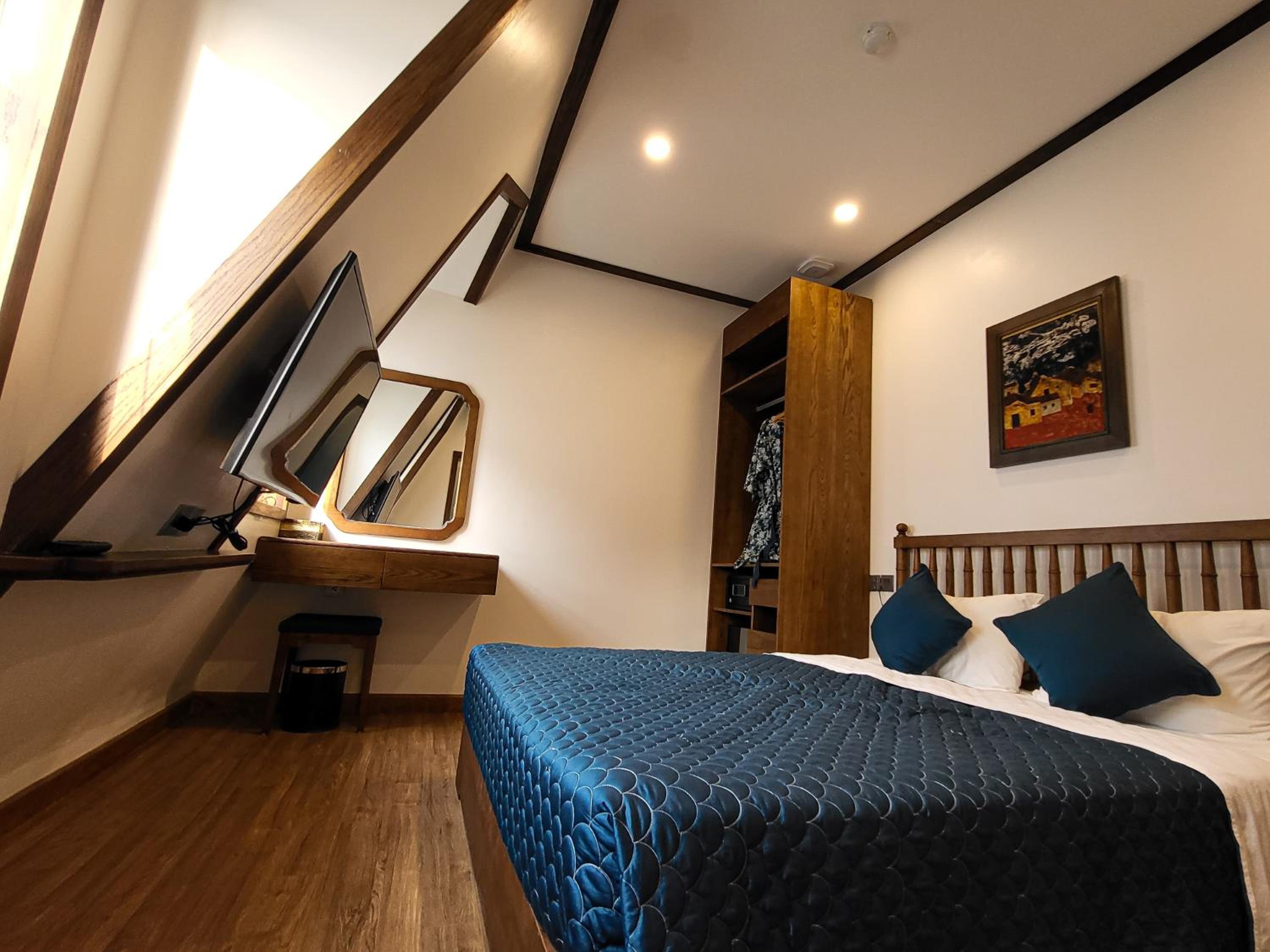 Deluxe King Room - Photo 1