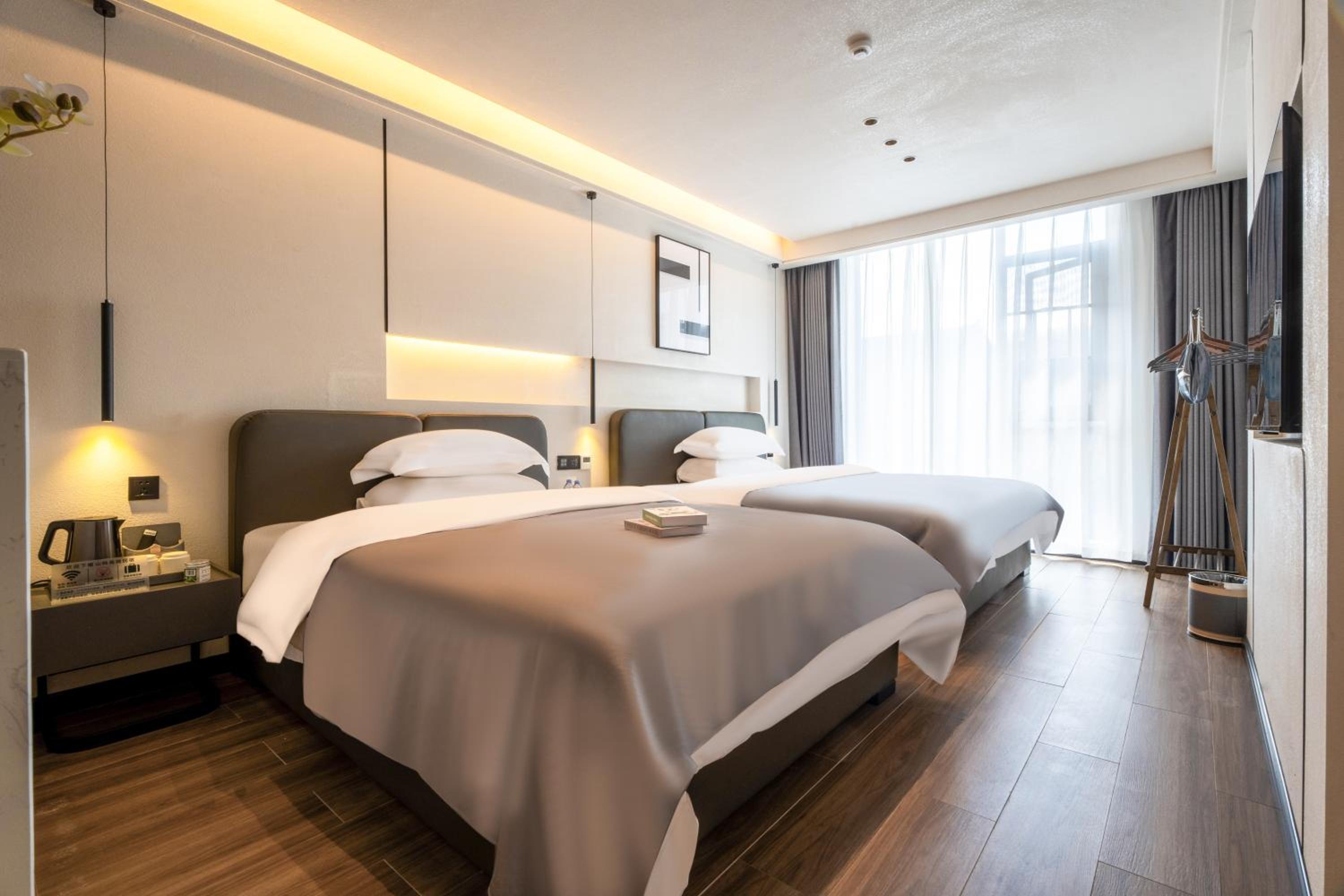 Superior King Room