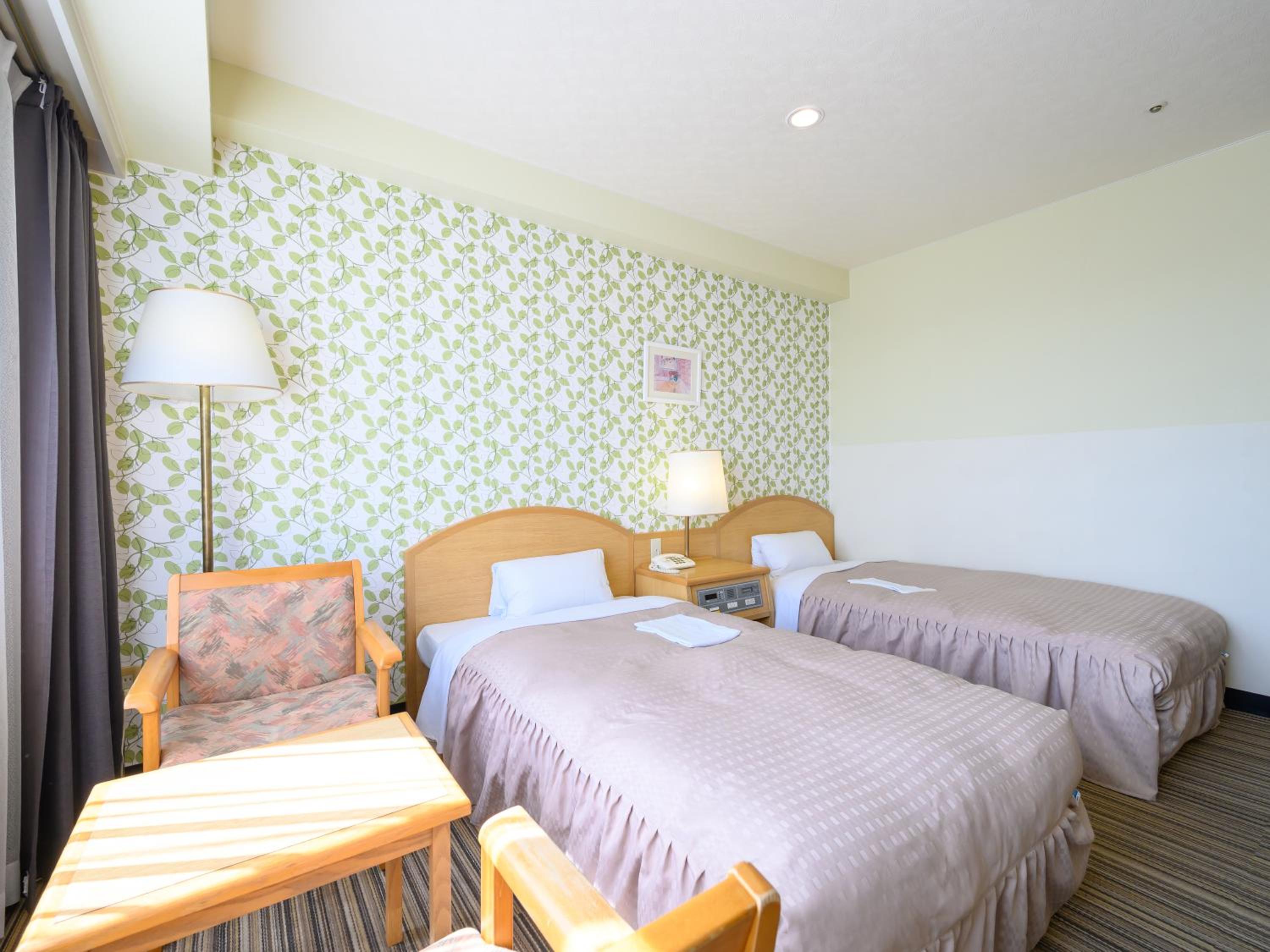 Twin Room - Non-Smoking photo 1