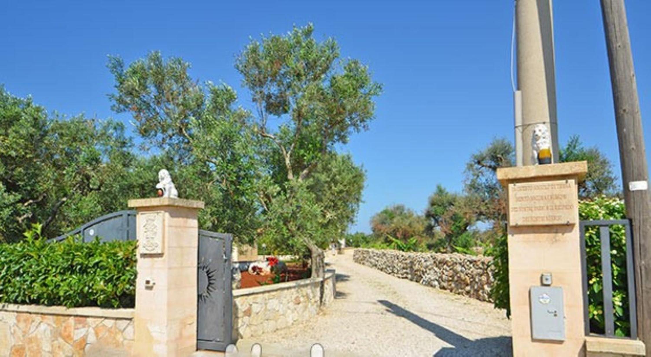 Villa photo 2