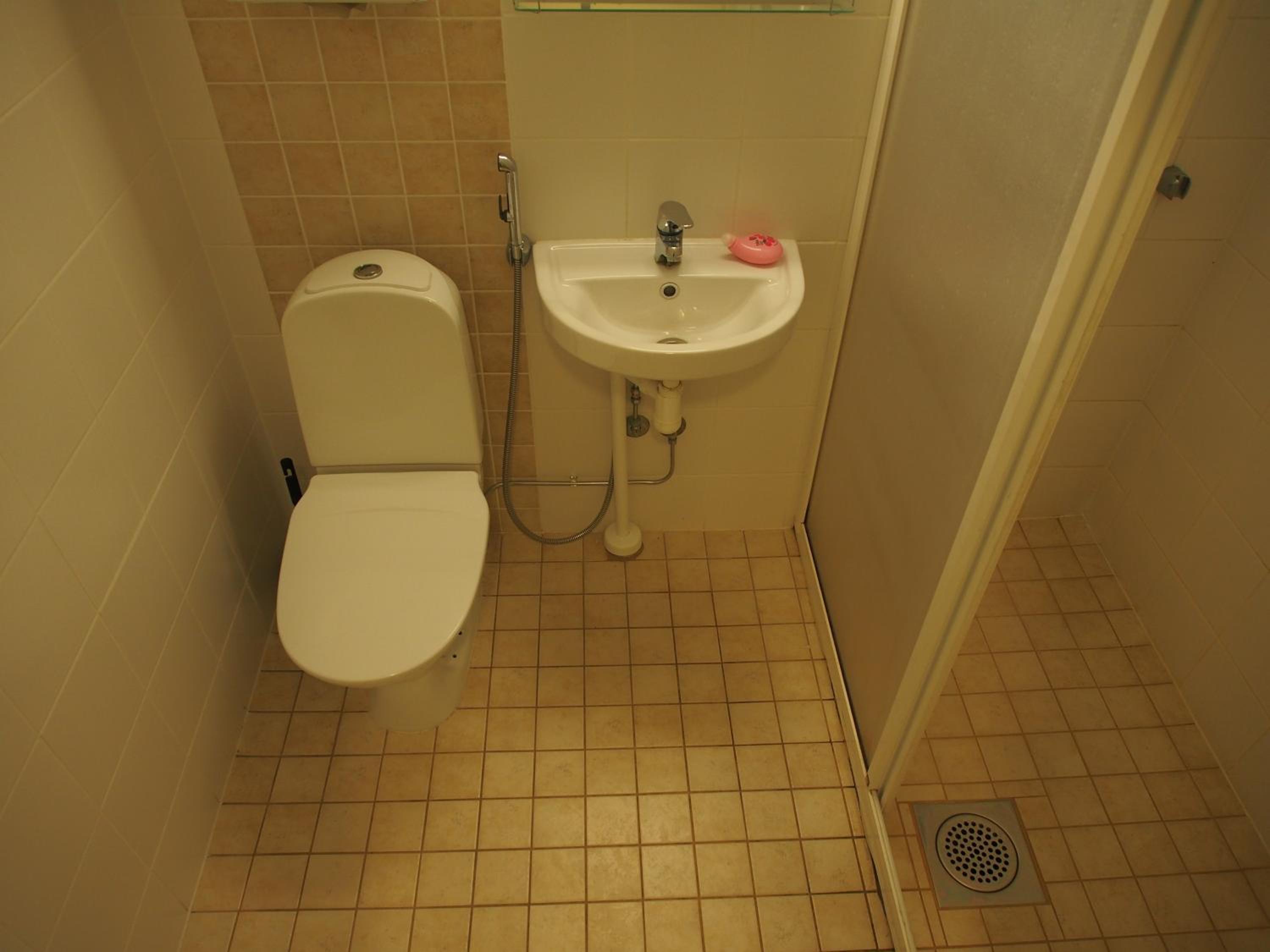 Twin Room with Shared Bathroom photo 2