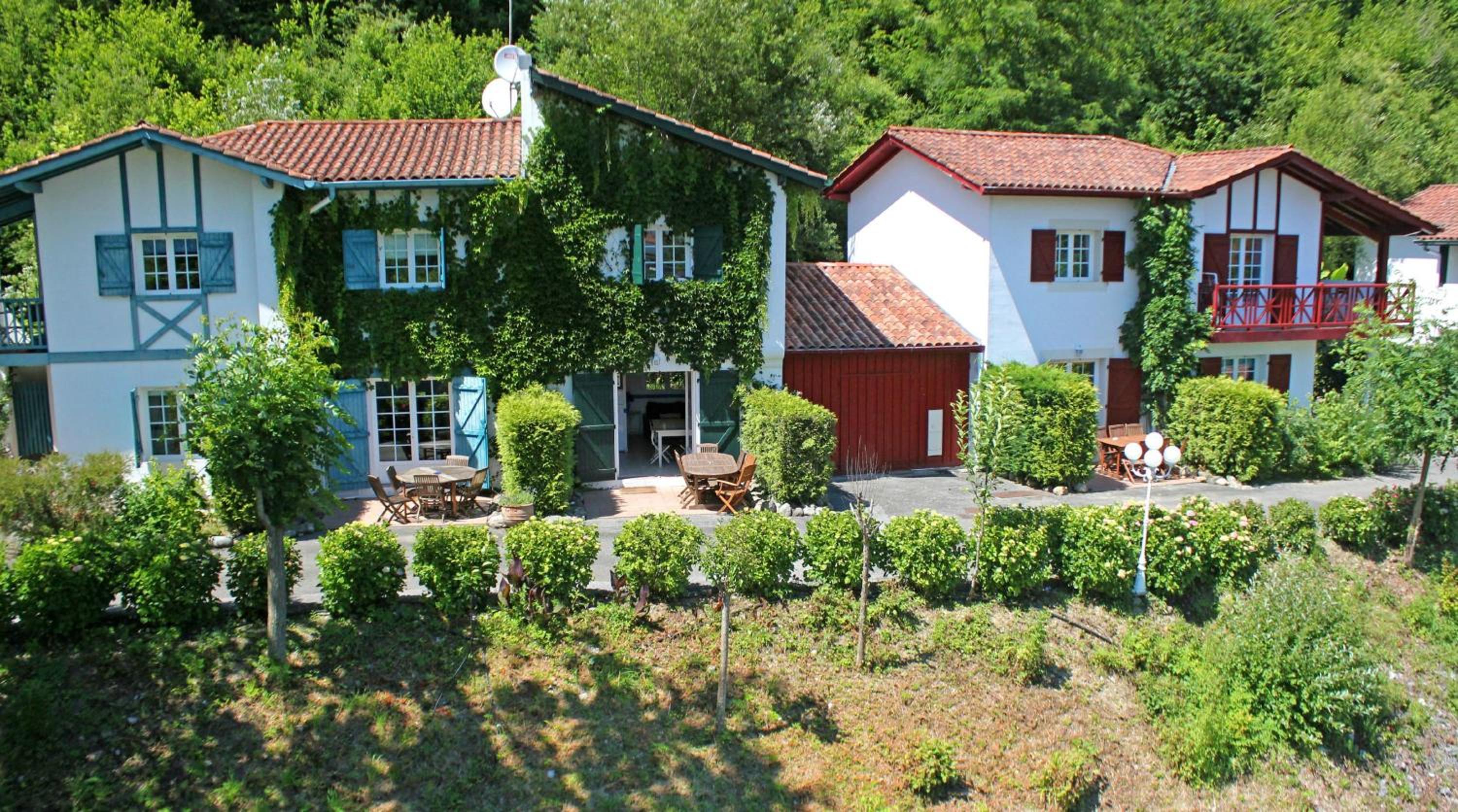 Two-Bedroom House (4-6 People) - Photo 16