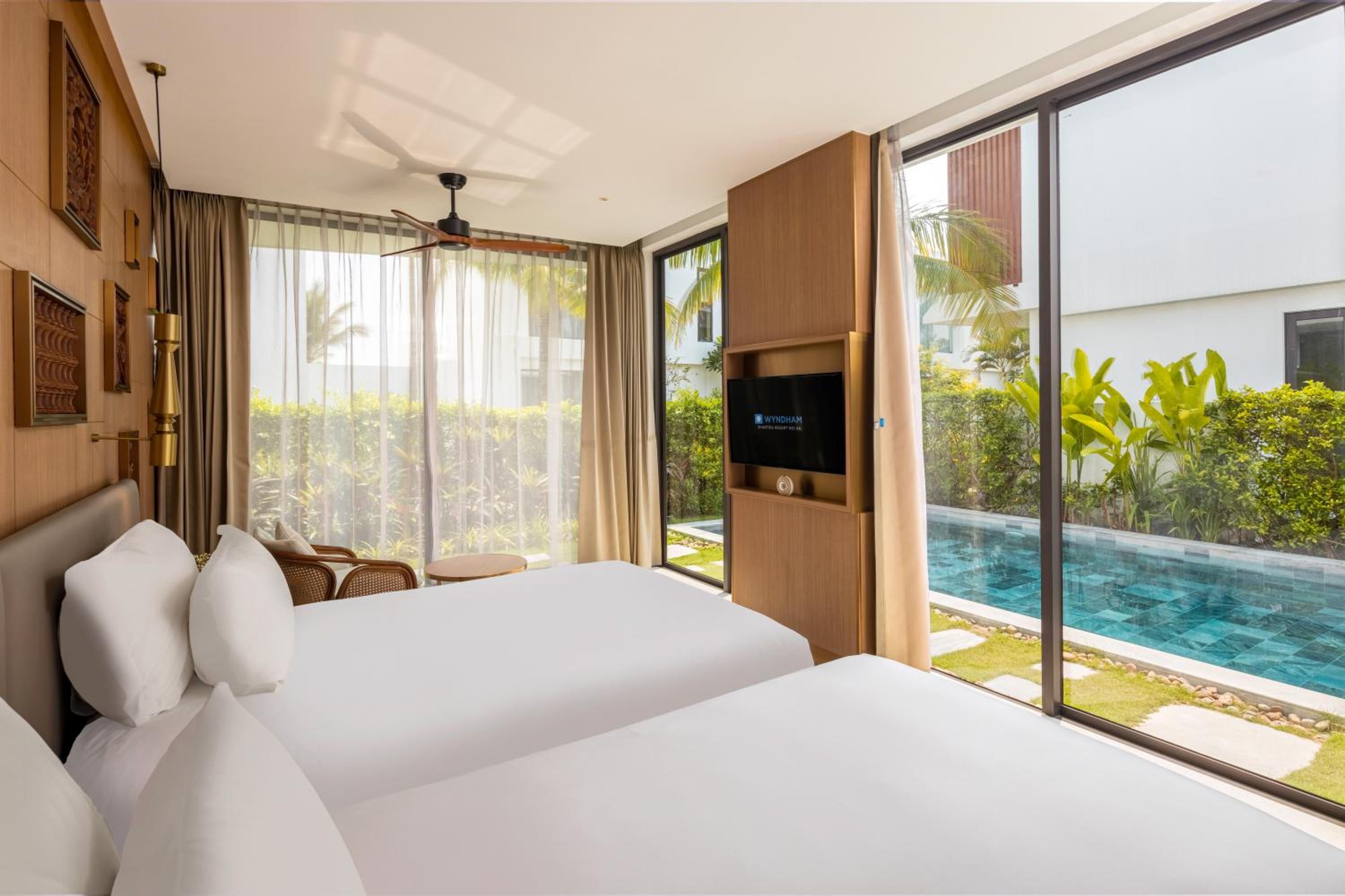Two-Bedroom Villa with Private Pool and Garden View - Photo 11