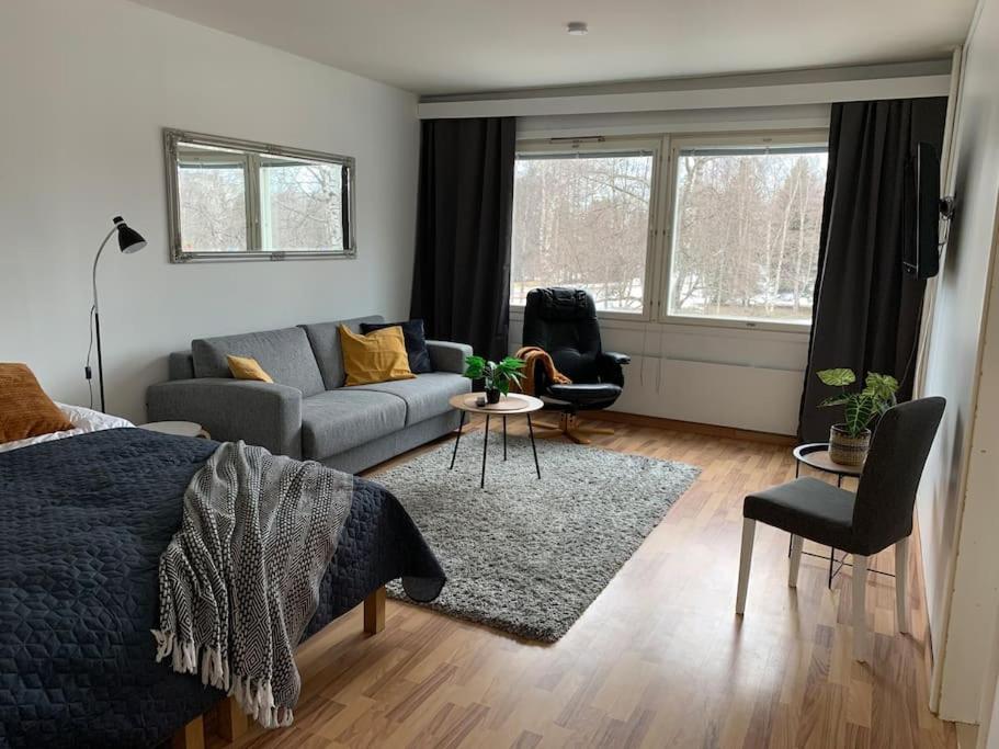 One-Bedroom Apartment photo 1