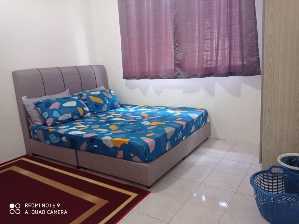 Three-Bedroom House photo 3