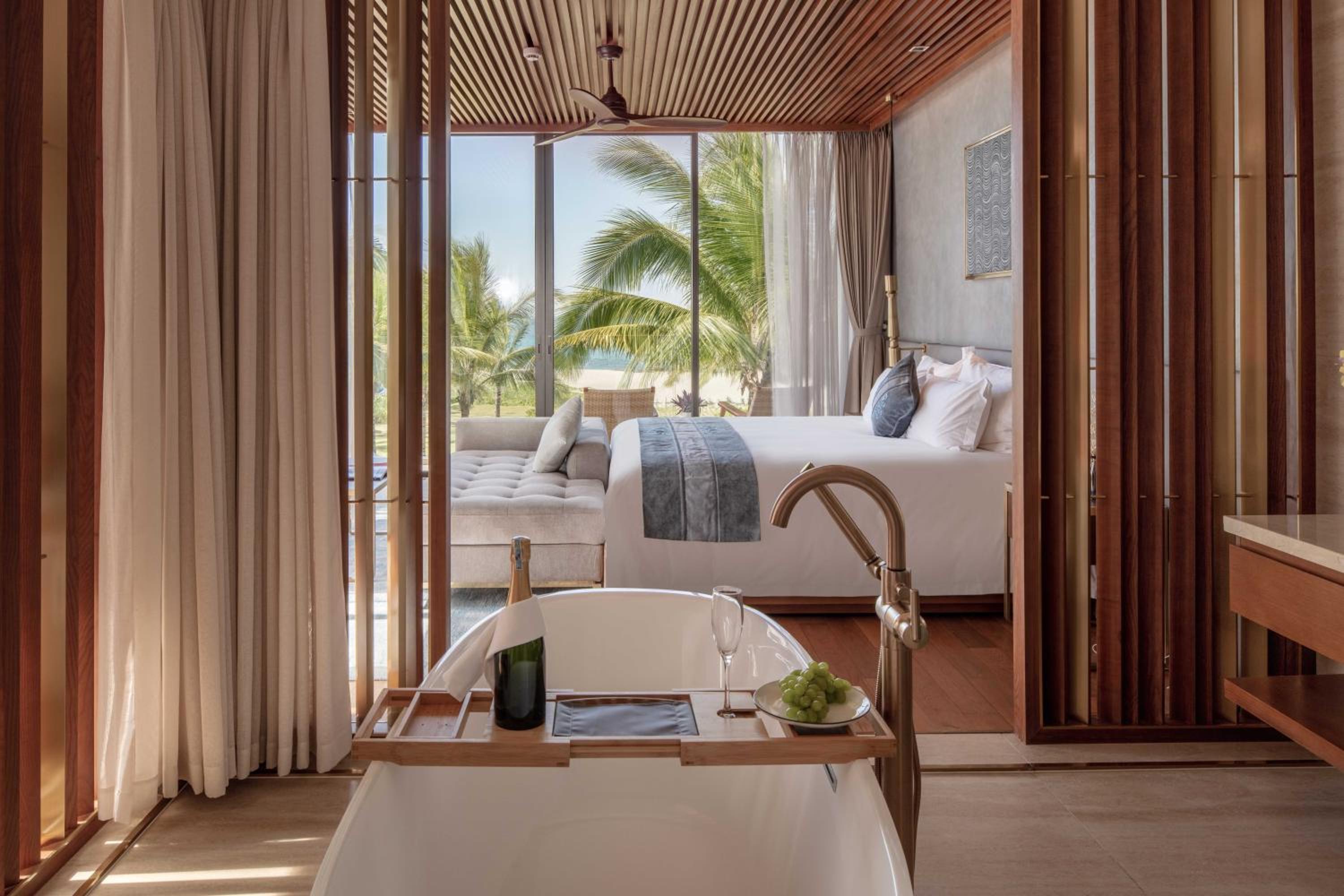 Three-Bedroom Villa with Private Pool - Beachfront - Photo 13