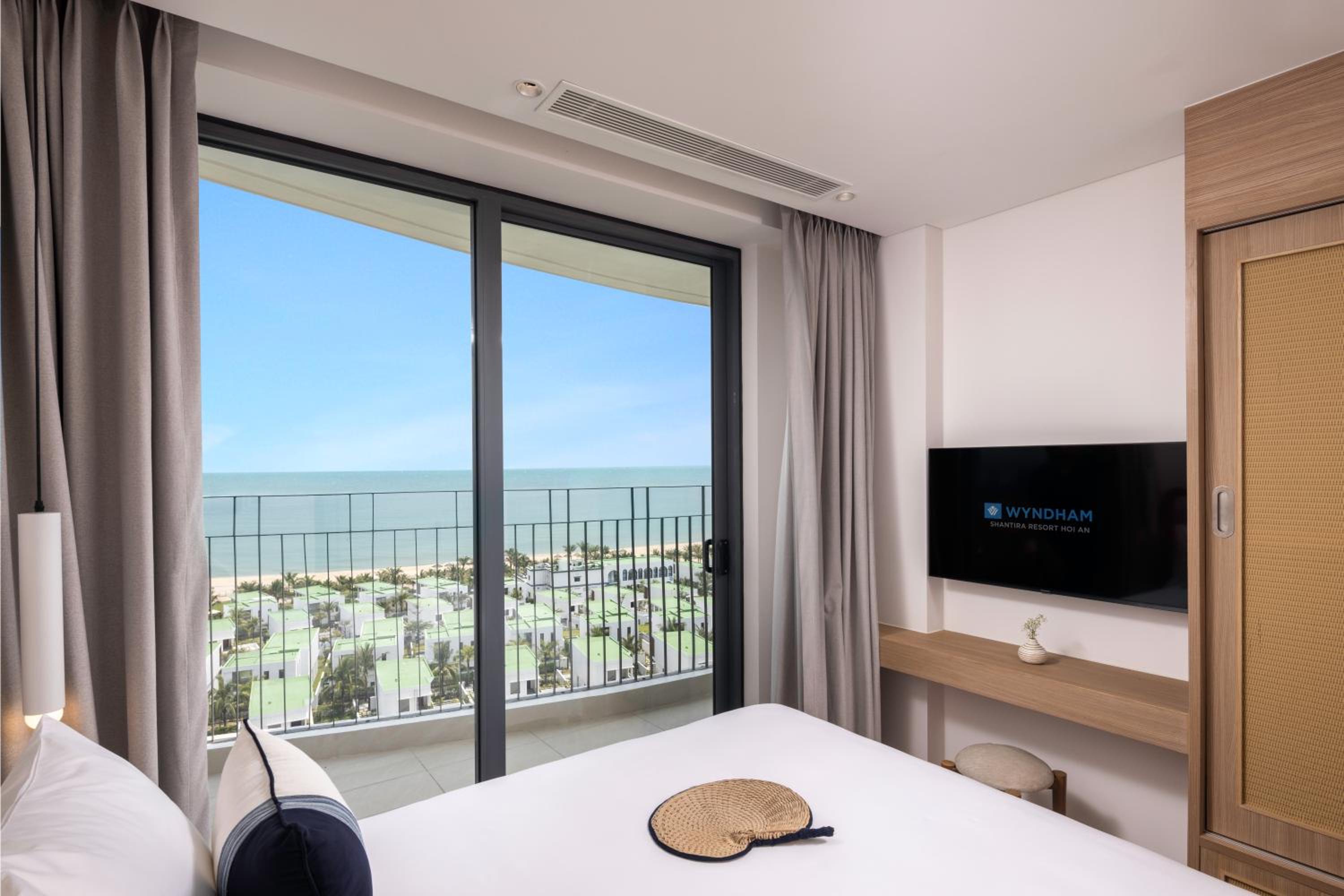 Three-Bedroom Luxury Suite with Ocean View photo 3