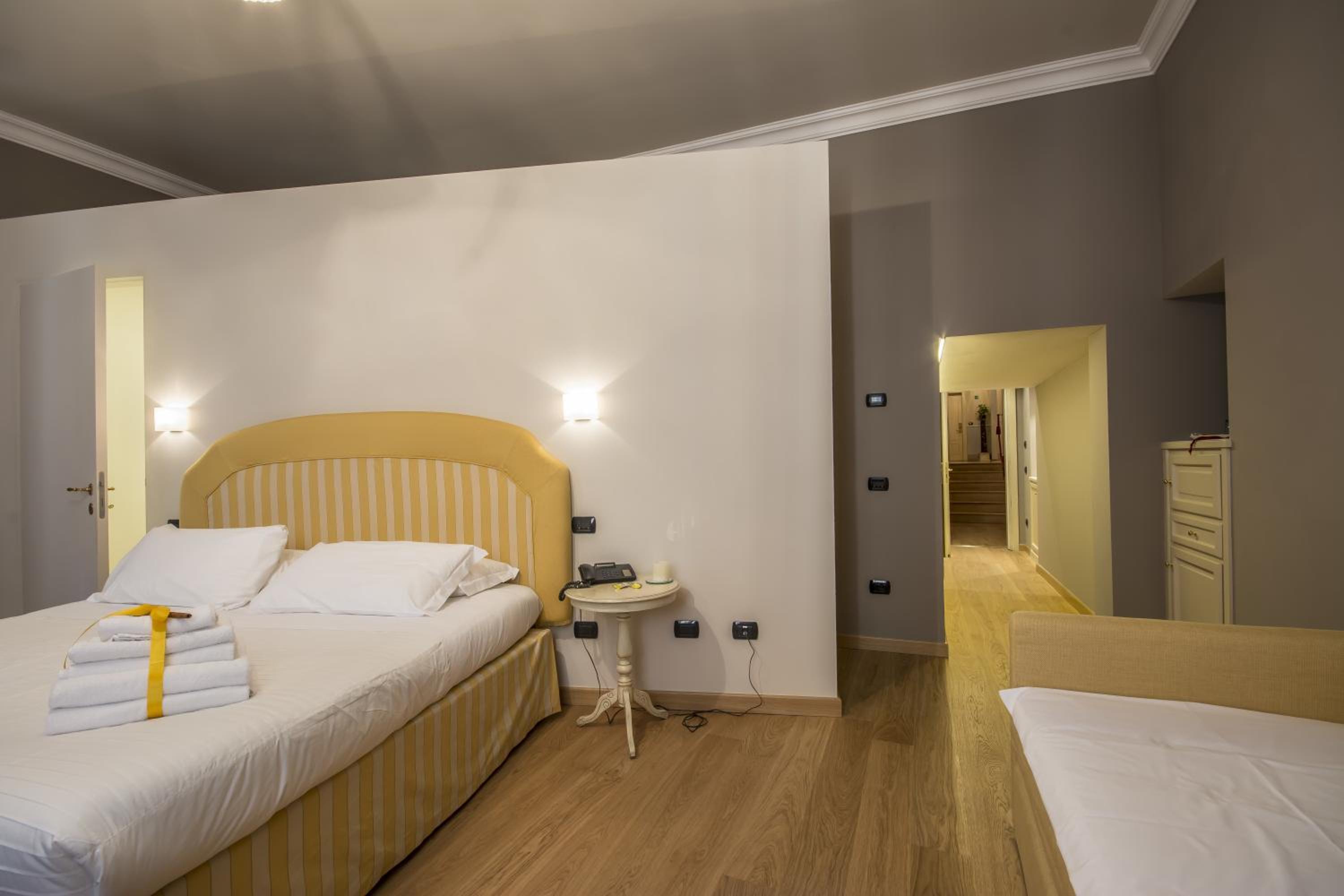 Superior Double or Twin Room - Photo 6