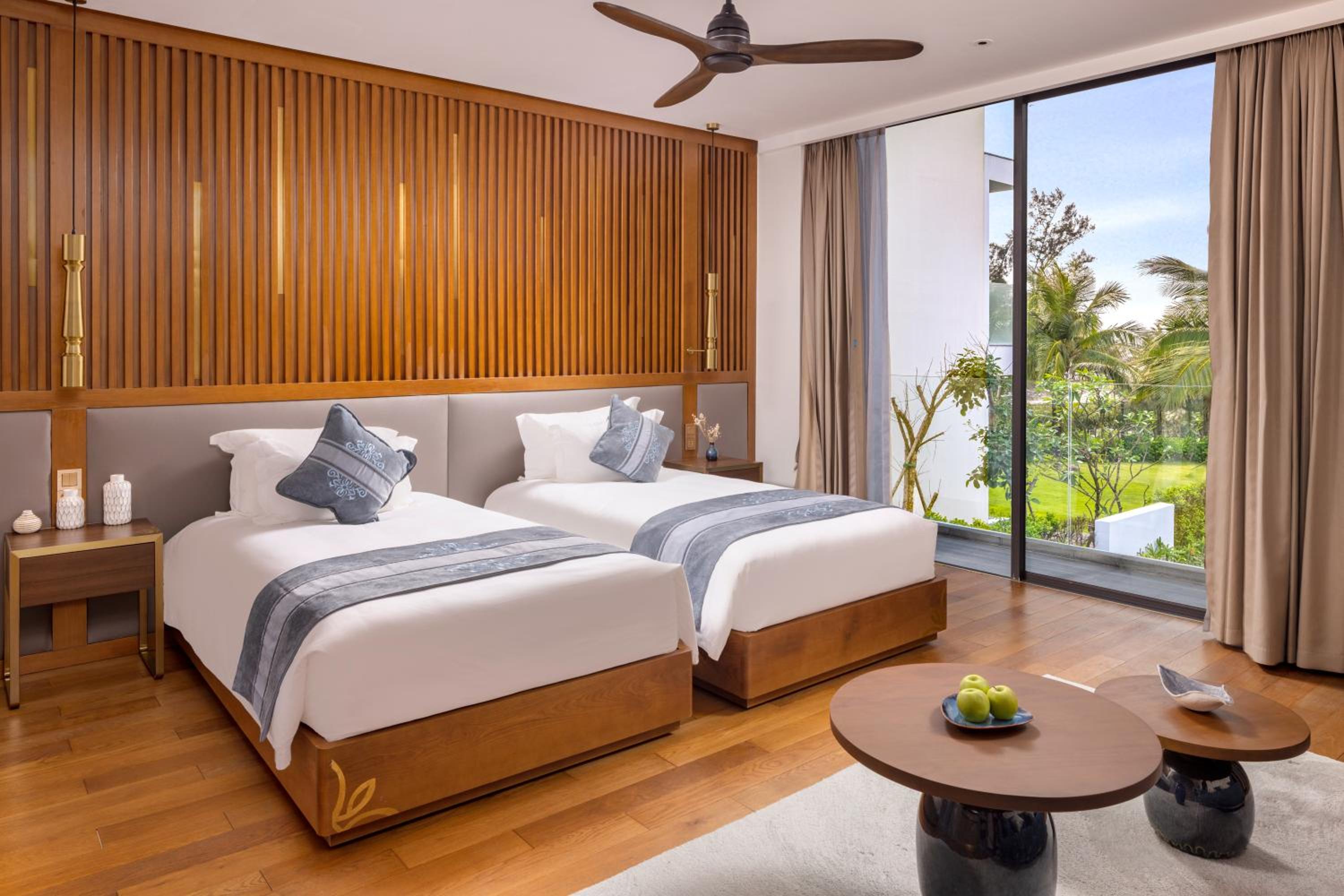 Three-Bedroom Villa with Private Pool and Garden View - Photo 9