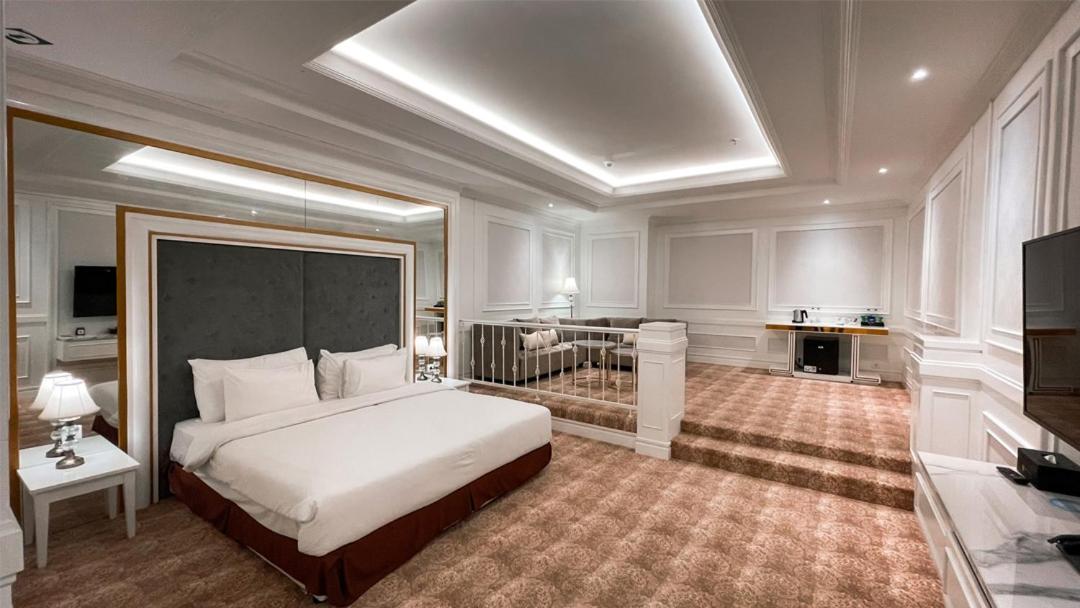 Royal Suite - Photo 1