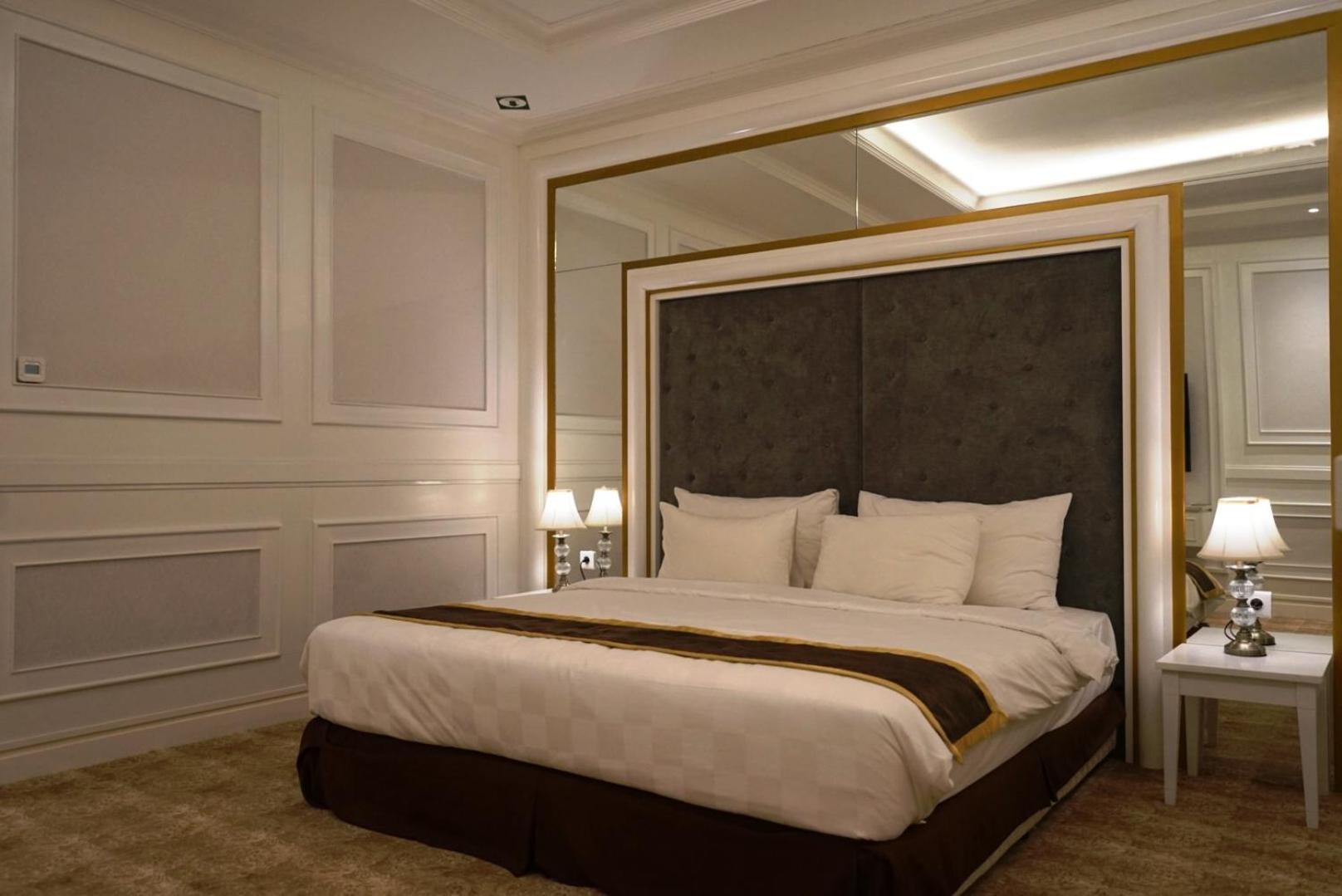 Royal Suite - Photo 2