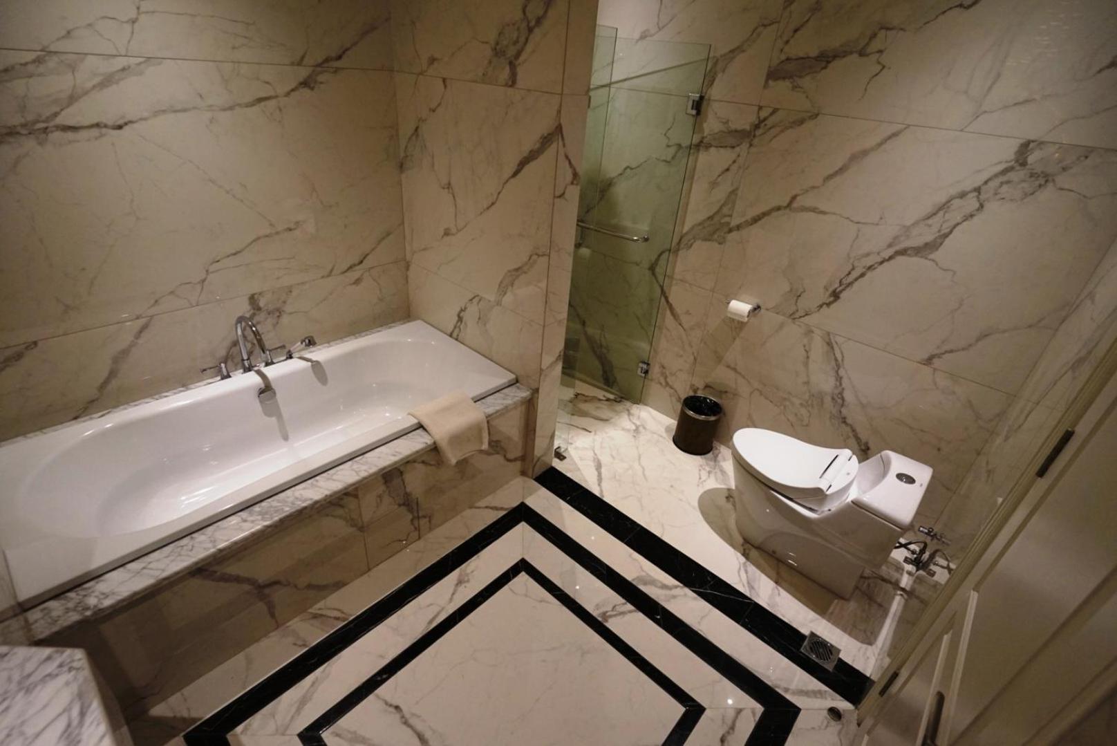 Royal Suite - Photo 6