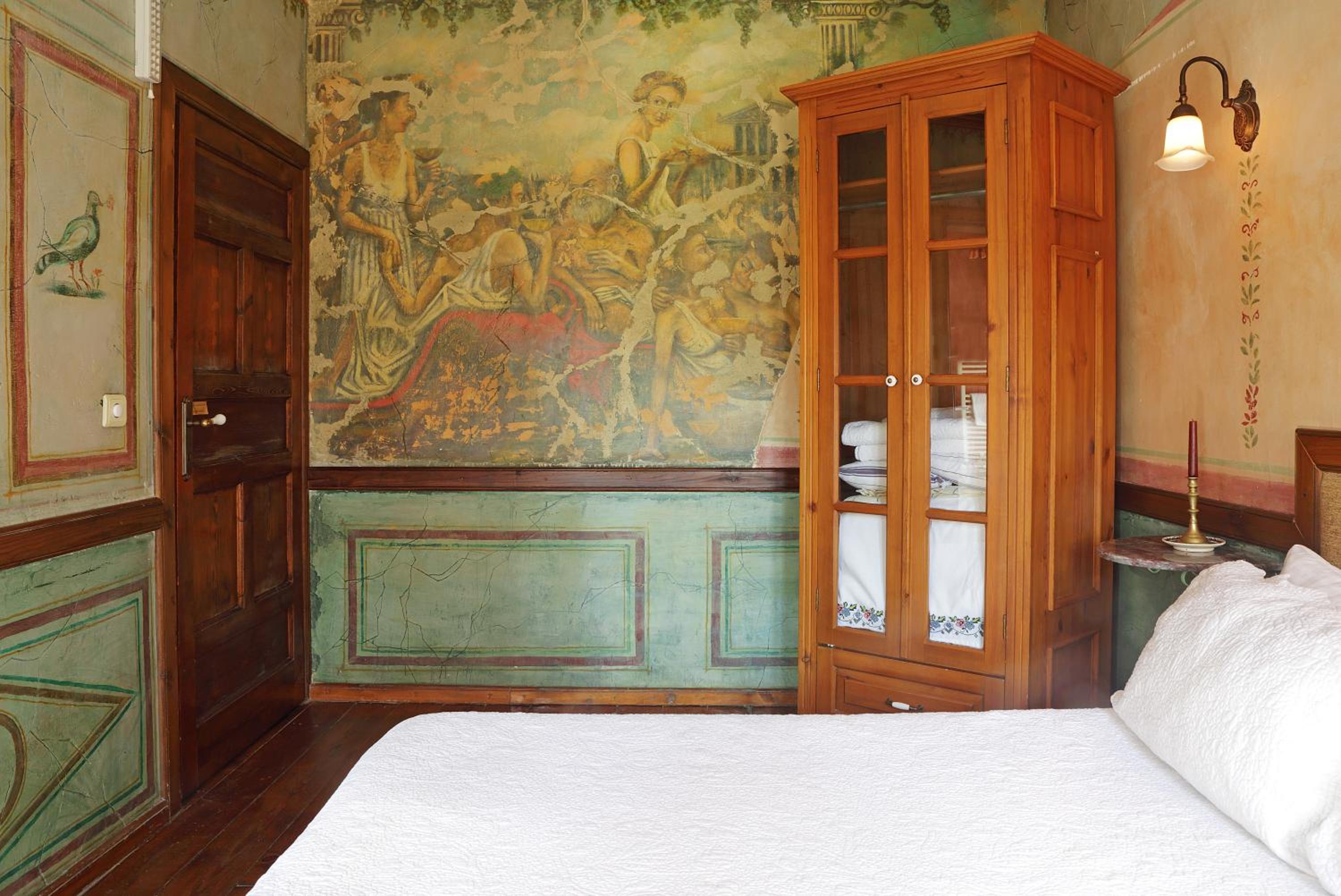 Standard Double Room - Photo 13