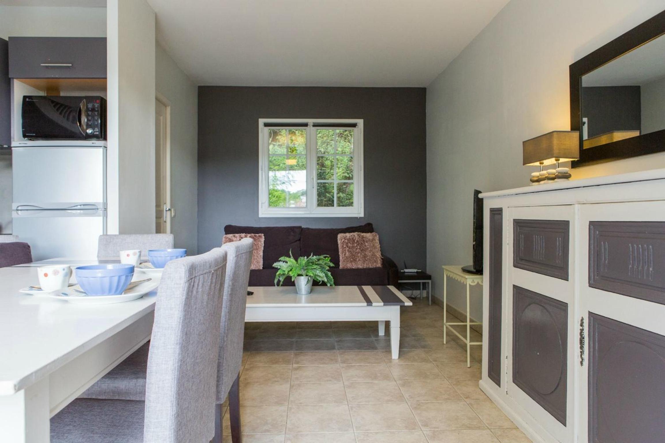 Two-Bedroom House (4-6 People) - Photo 1
