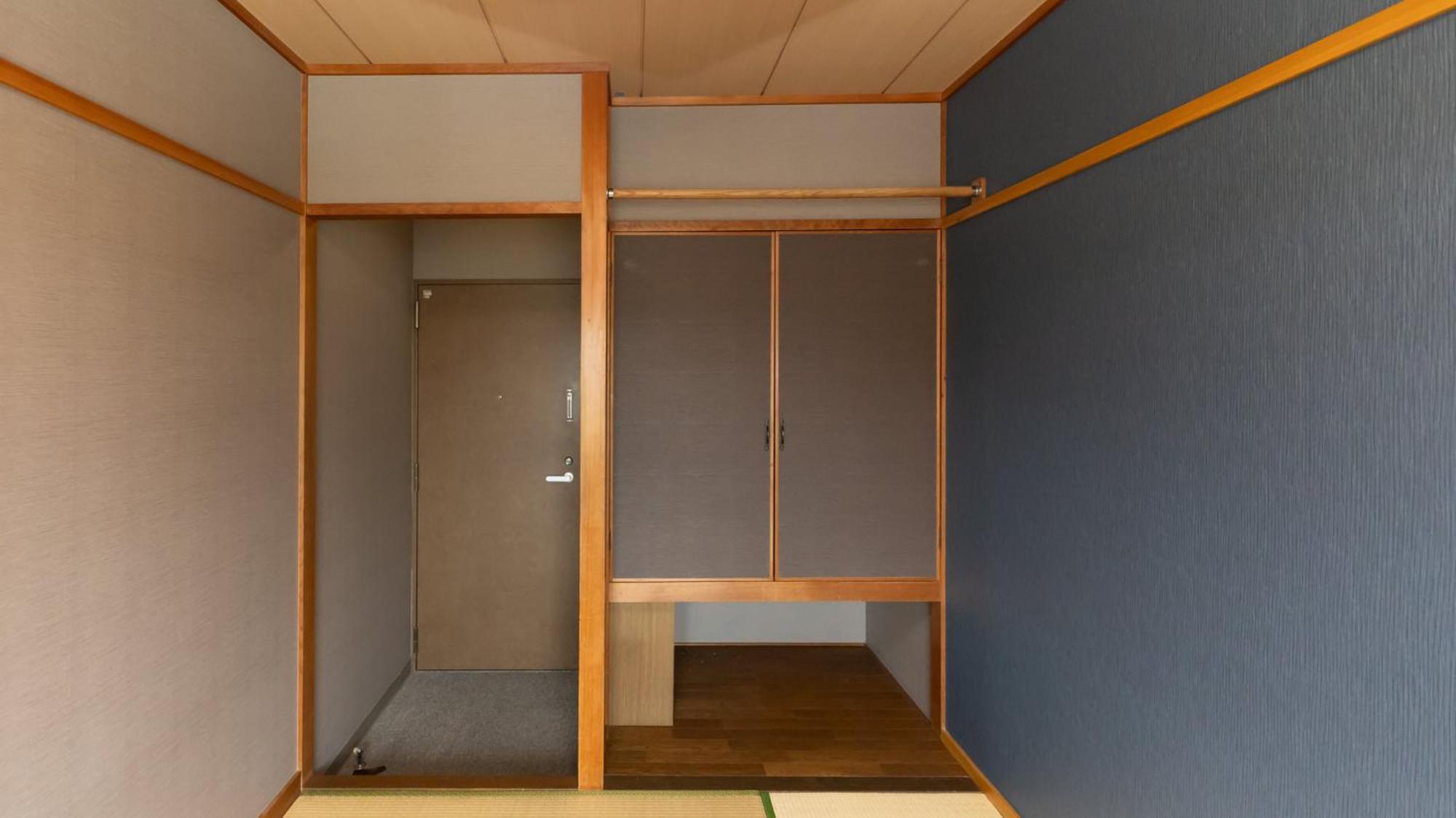 Twin Room with Shared Bathroom photo 2