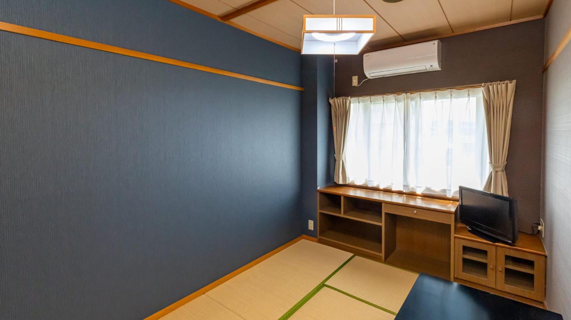 Single Room with Shared Shower and Toilet photo 1