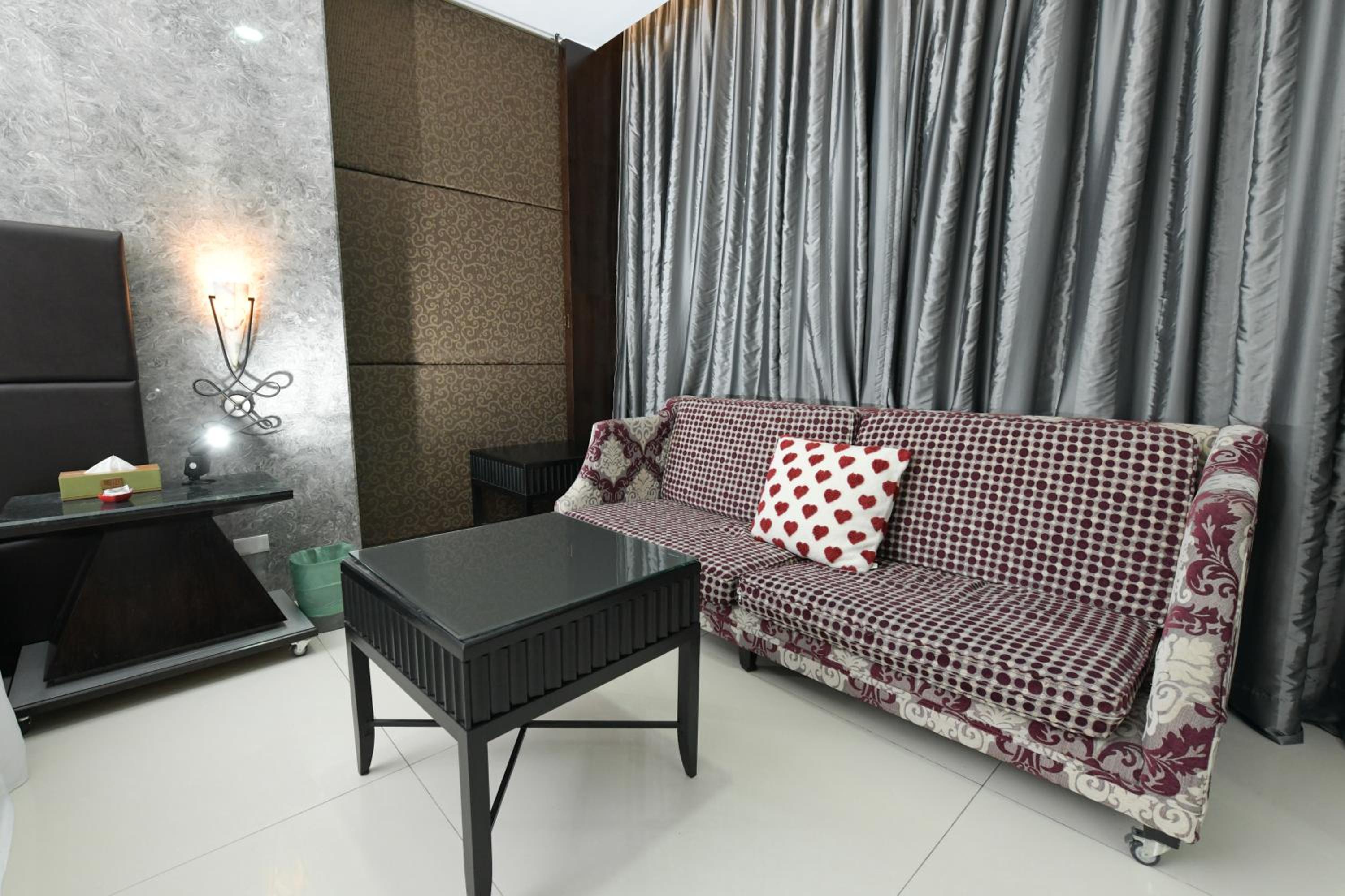 Elegant Double Room photo 3