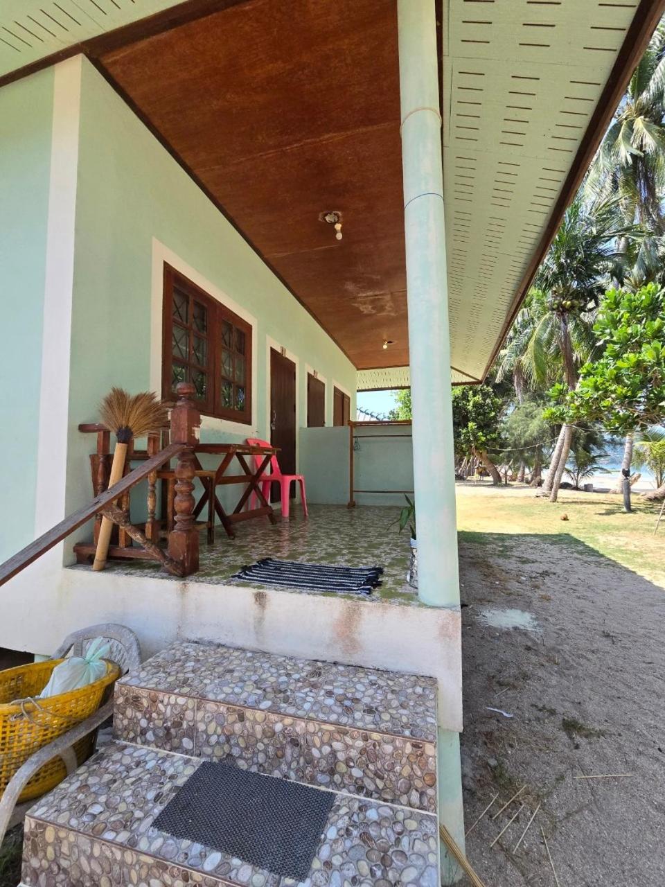 Bungalow - Beach Front photo 2
