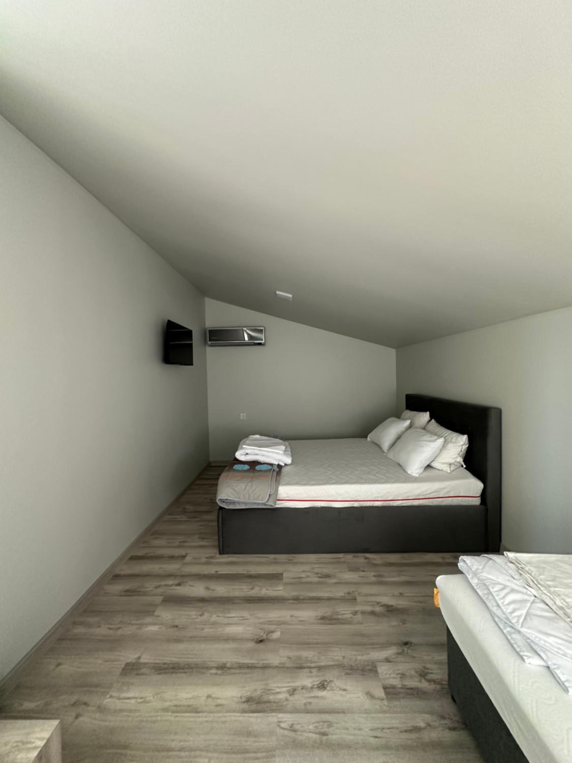 Three-Bedroom Villa photo 2