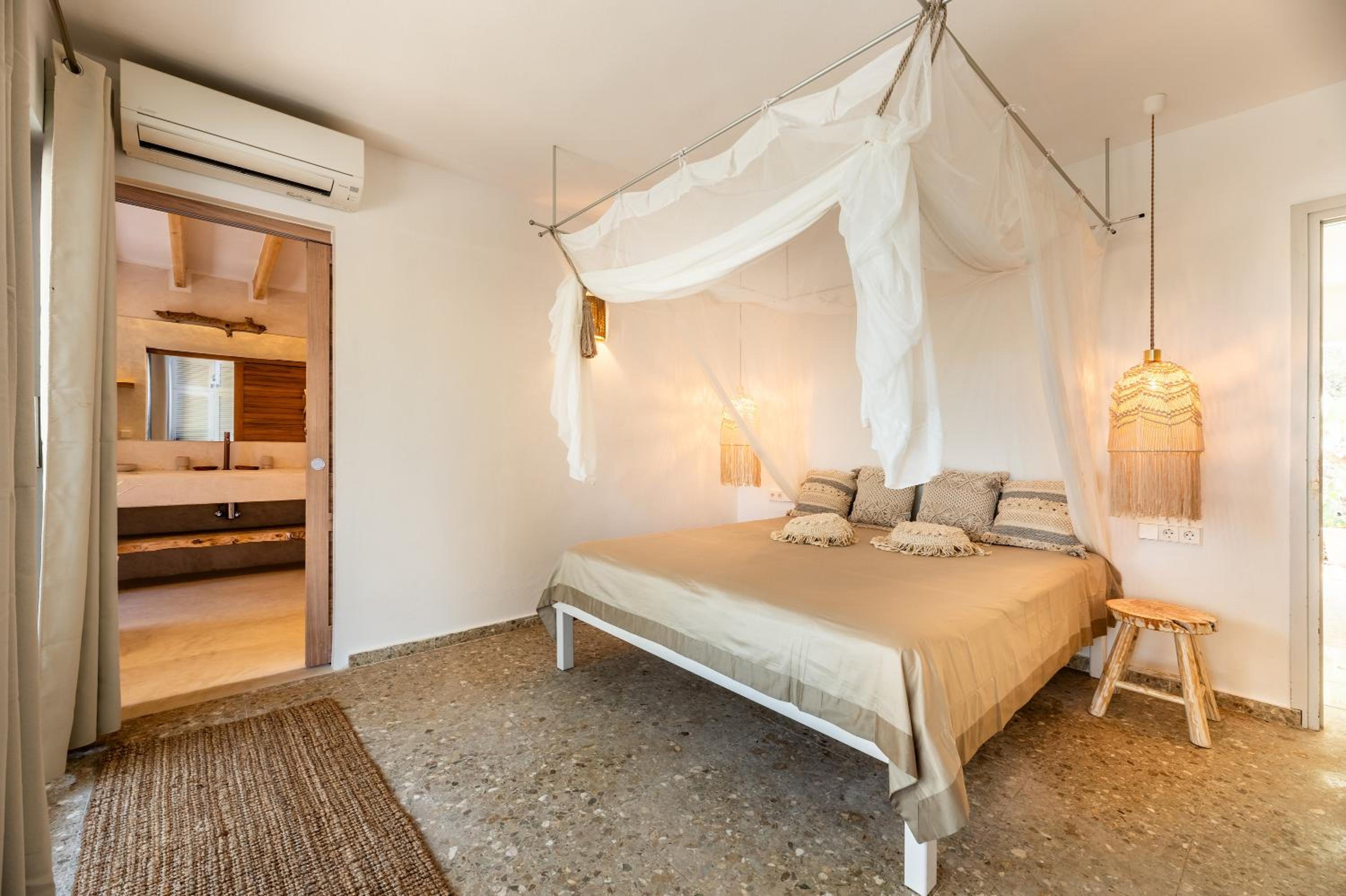 Three-Bedroom House photo 2