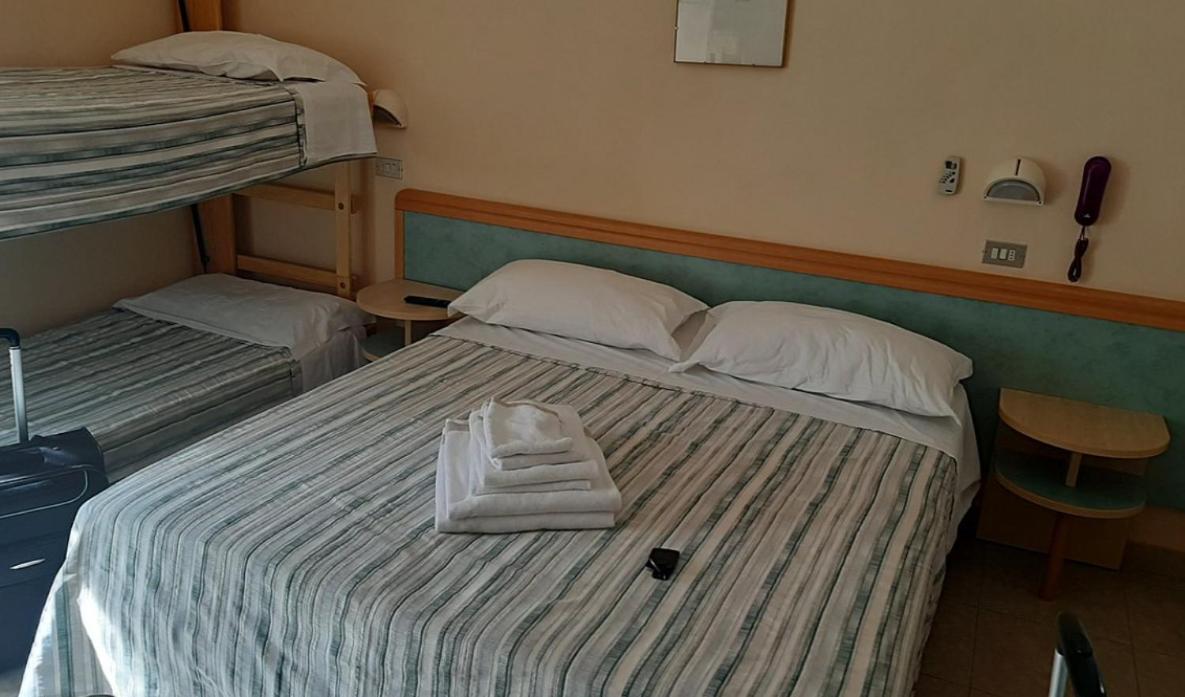 Standard Triple Room photo 2