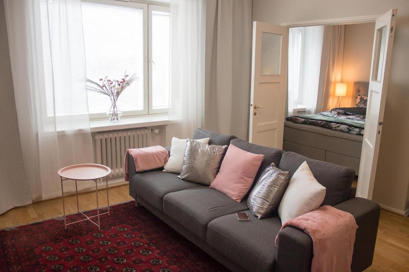 One-Bedroom Apartment photo 1