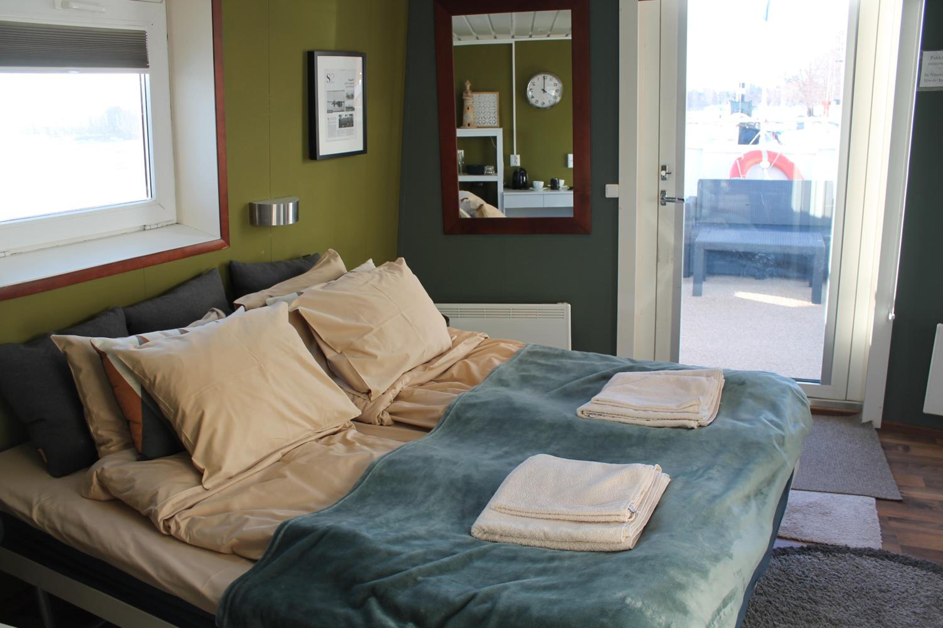 Suite with Terrace - No pets - Photo 1